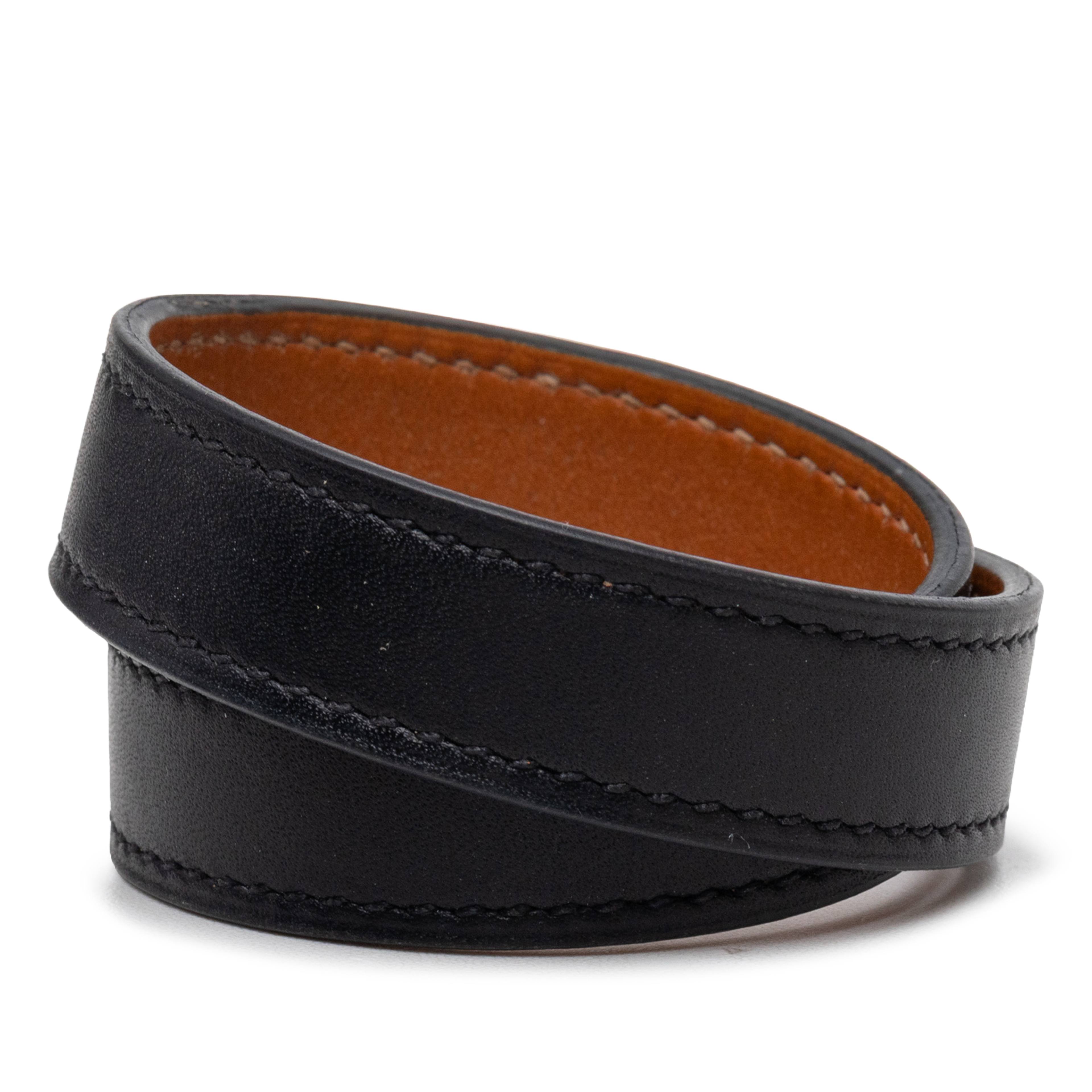 Hermès Leather Drag Double Tour Wrap Bracelet T1, från Luxclusif, i färgen black. Klicka för att öppna bilden i stort format