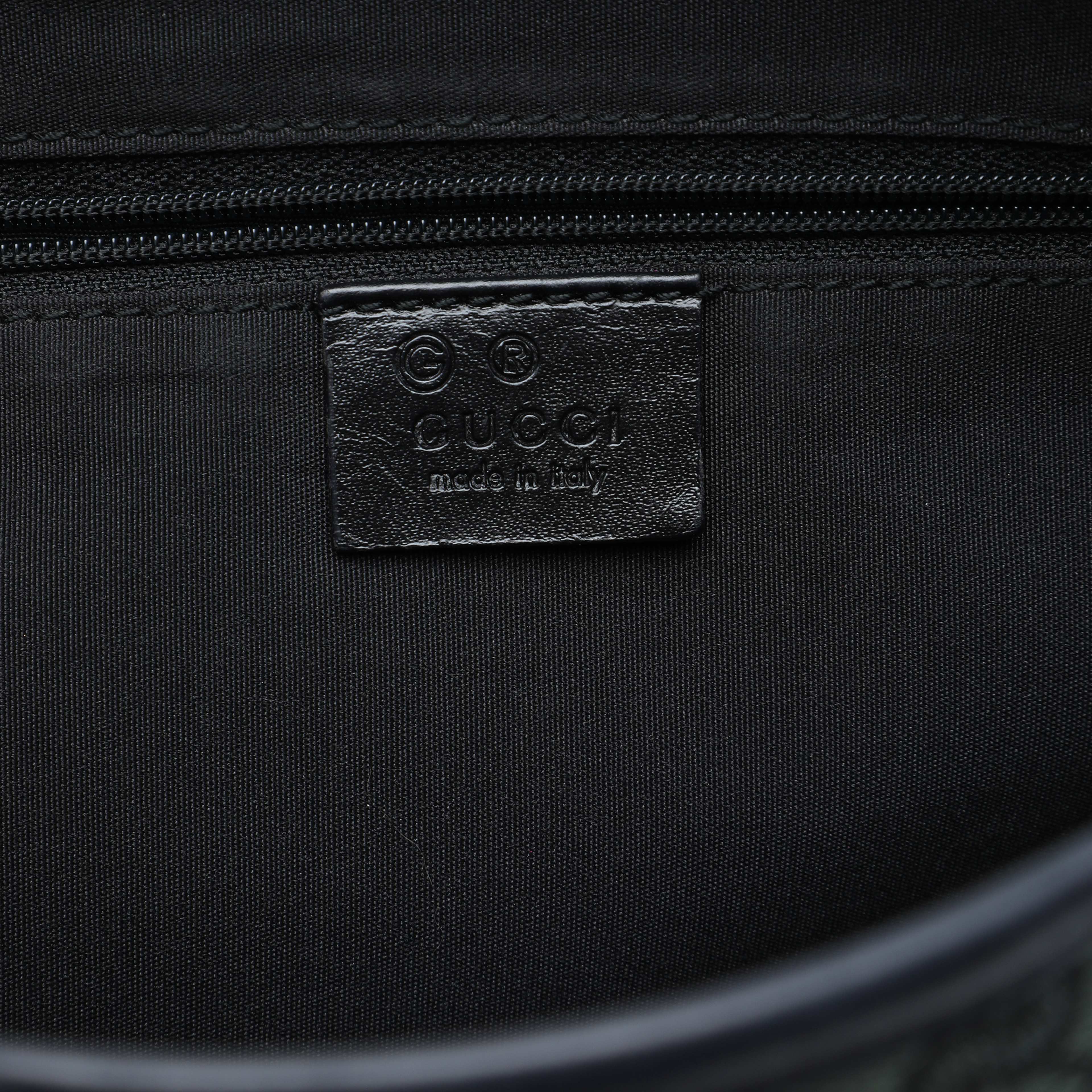 Gucci Gg Canvas Abbey D Ring Crossbody, från Luxclusif, i färgen grön. Klicka för att öppna bilden i stort format