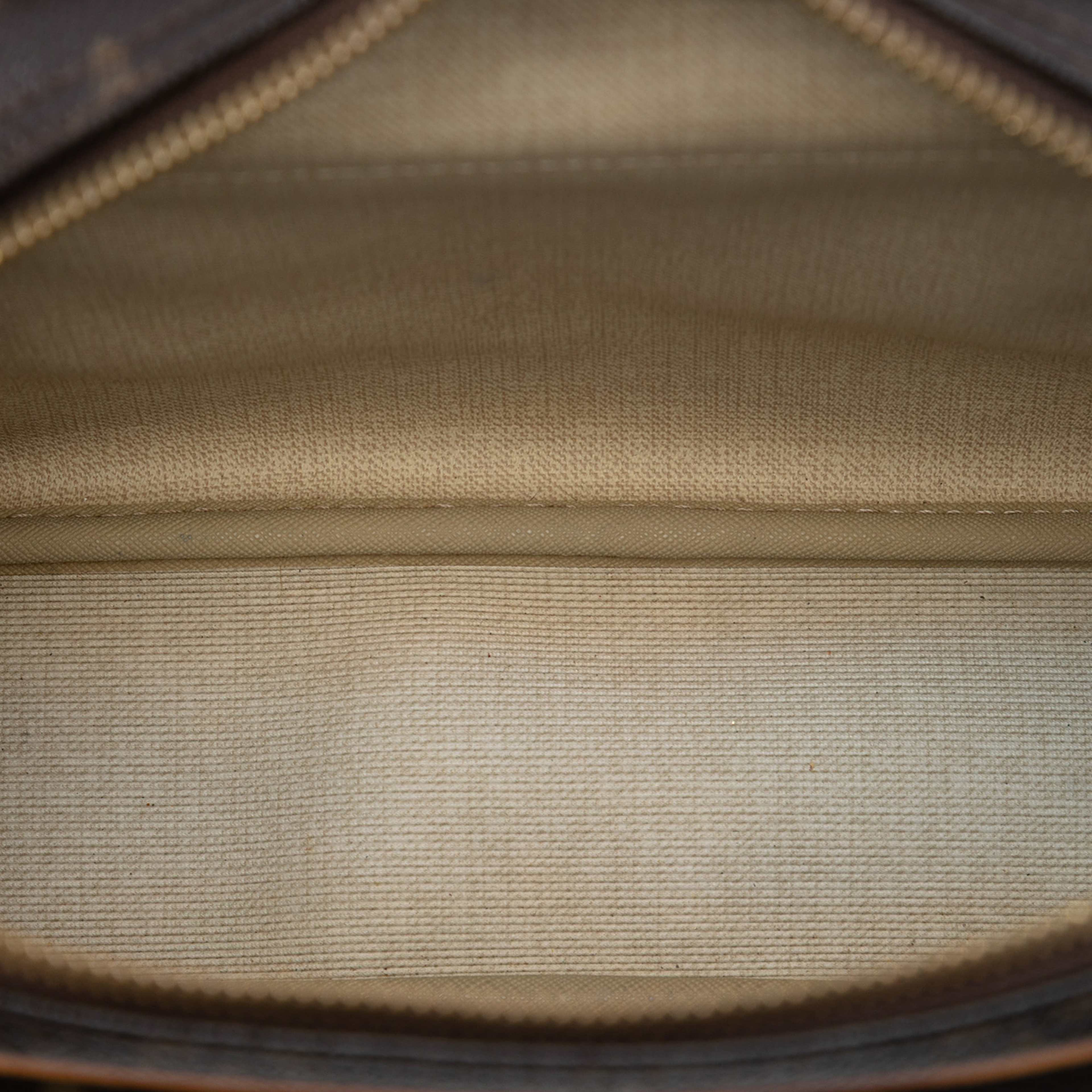 Louis Vuitton Monogram Reporter Pm, från Luxclusif, i färgen brown. Klicka för att öppna bilden i stort format