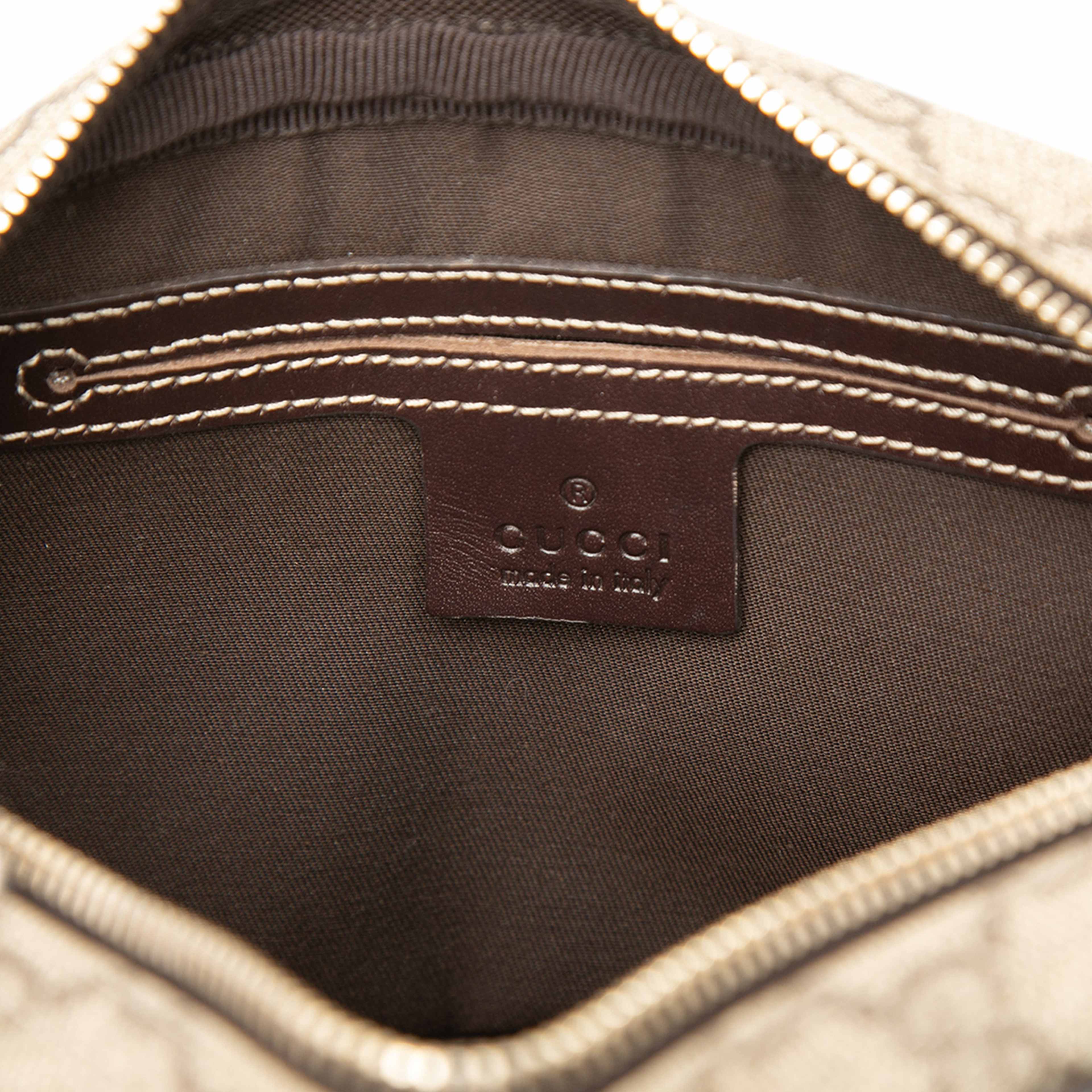 Gucci Gg Supreme Crossbody, från Luxclusif, i färgen beige. Klicka för att öppna bilden i stort format
