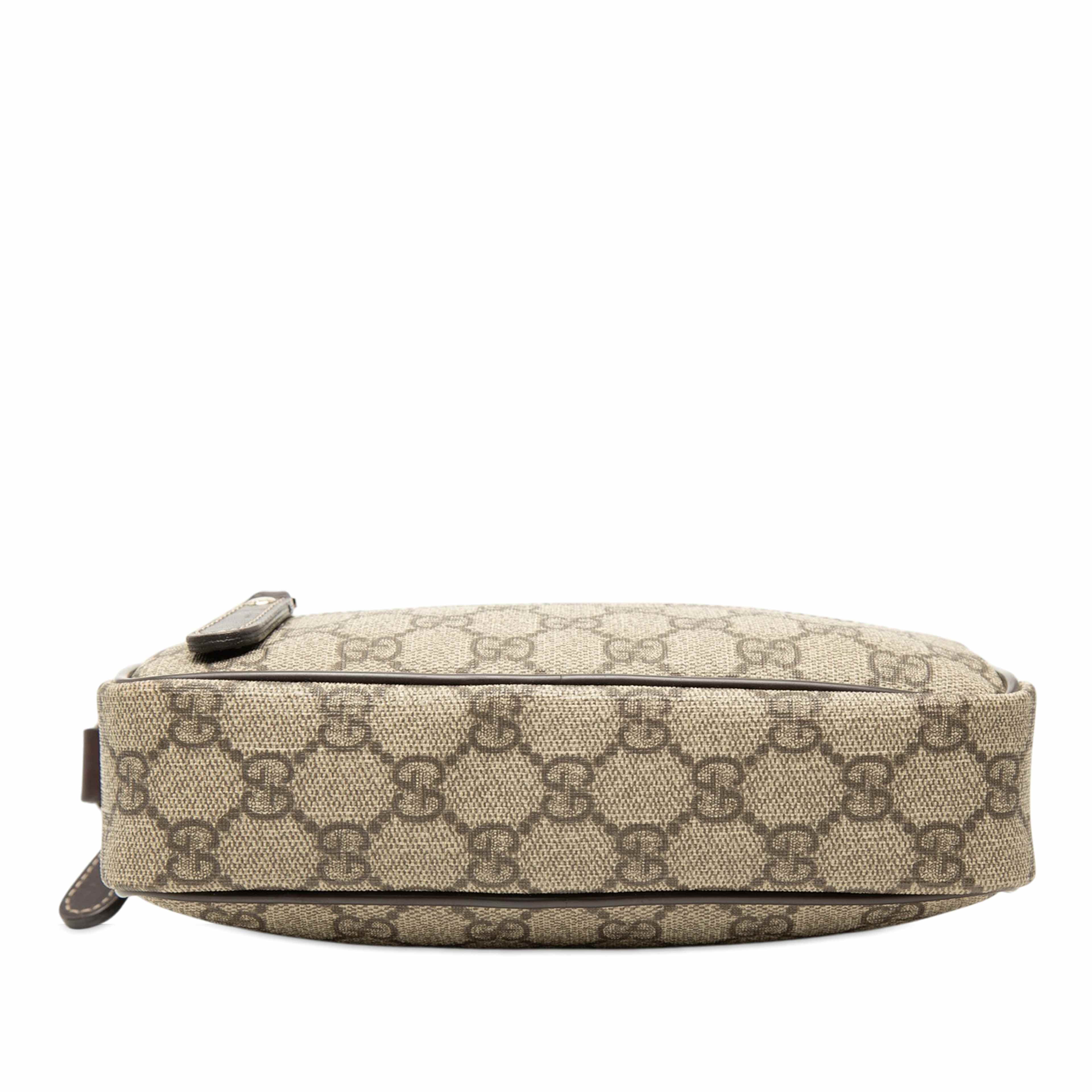 Gucci Gg Supreme Crossbody, från Luxclusif, i färgen beige. Klicka för att öppna bilden i stort format