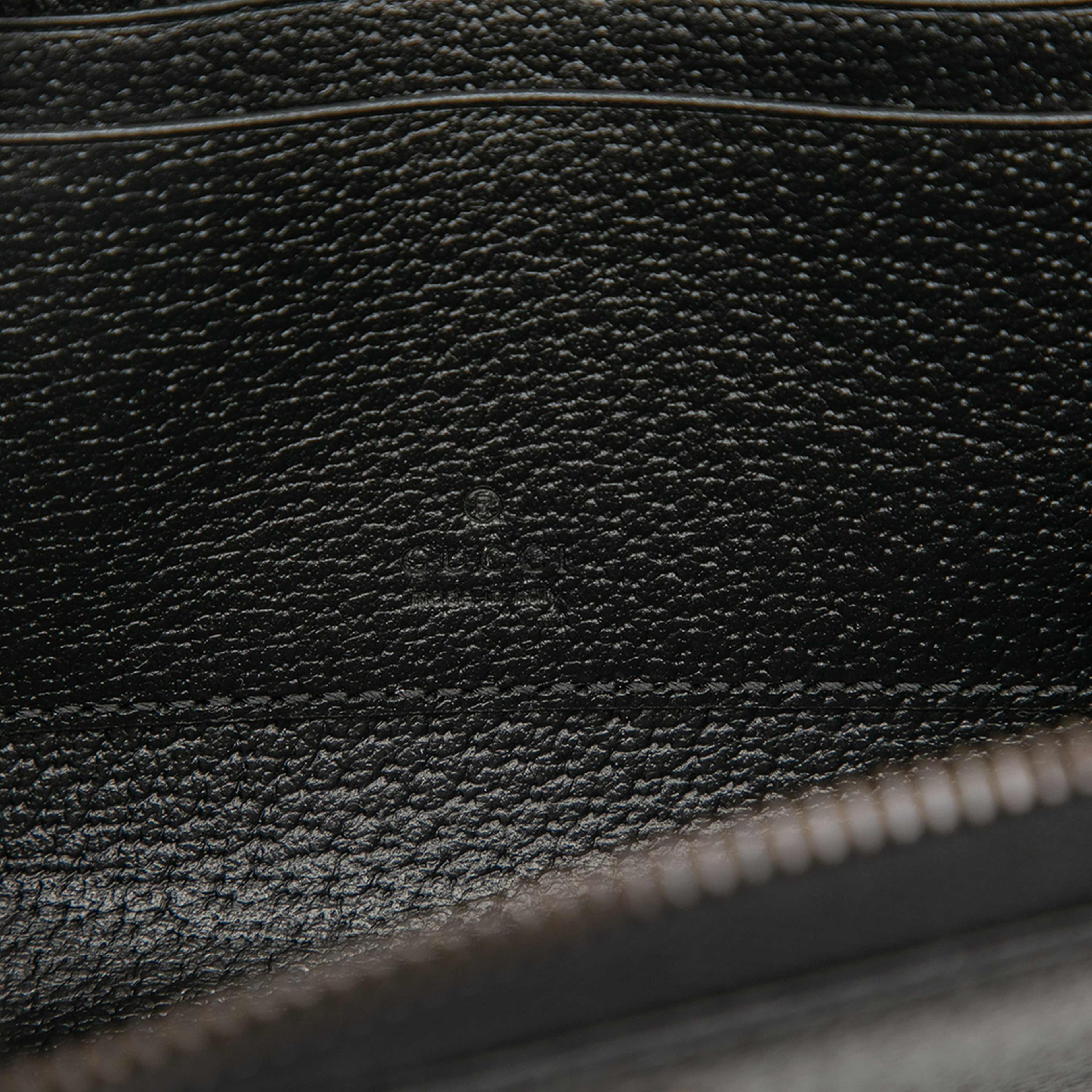 Gucci Gg Marmont Leather Double Belt Bag, från Luxclusif, i färgen black. Klicka för att öppna bilden i stort format