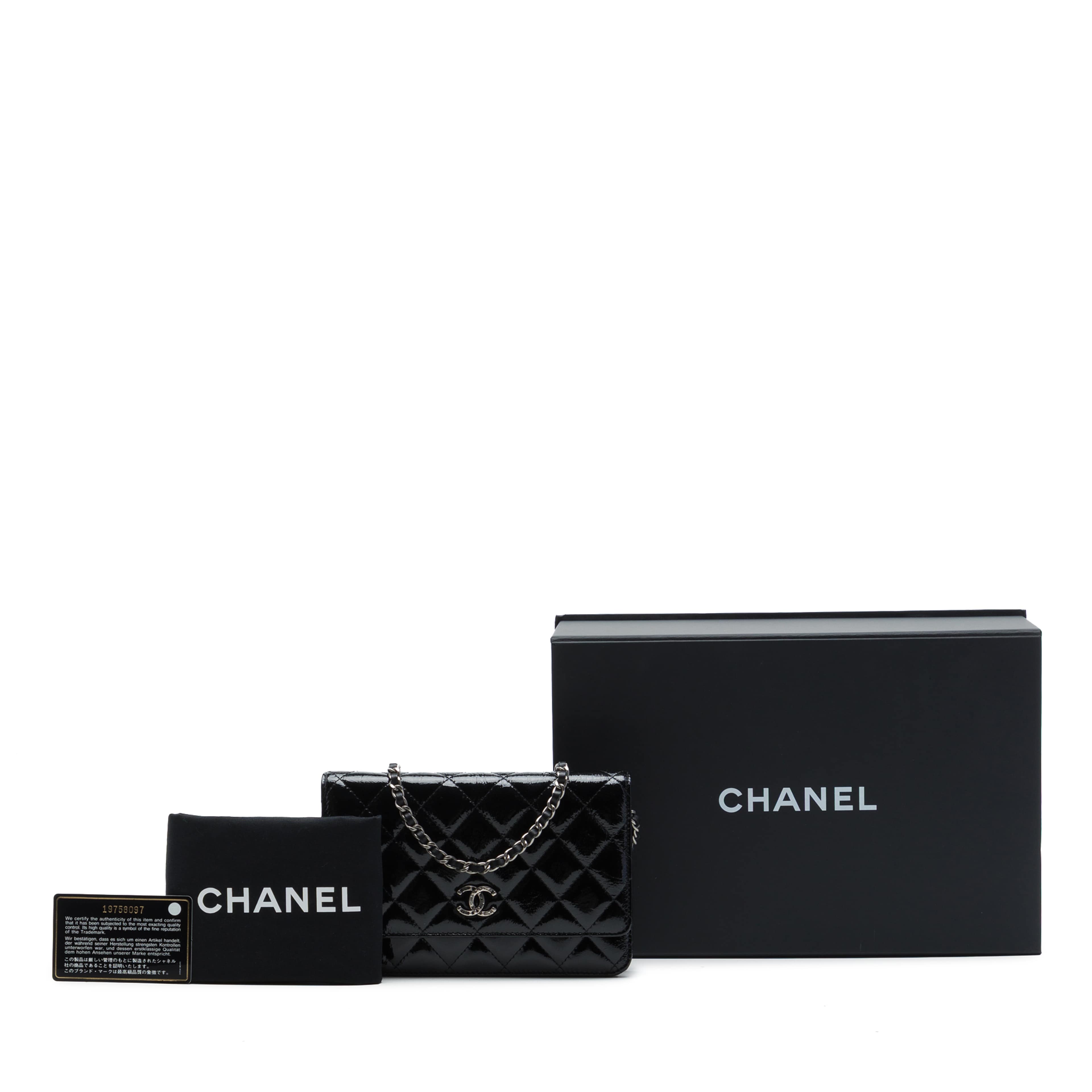 Chanel Paris Dallas Cc Quilted Patent Goatskin Wallet On Chain, från Luxclusif, i färgen svart. Klicka för att öppna bilden i stort format