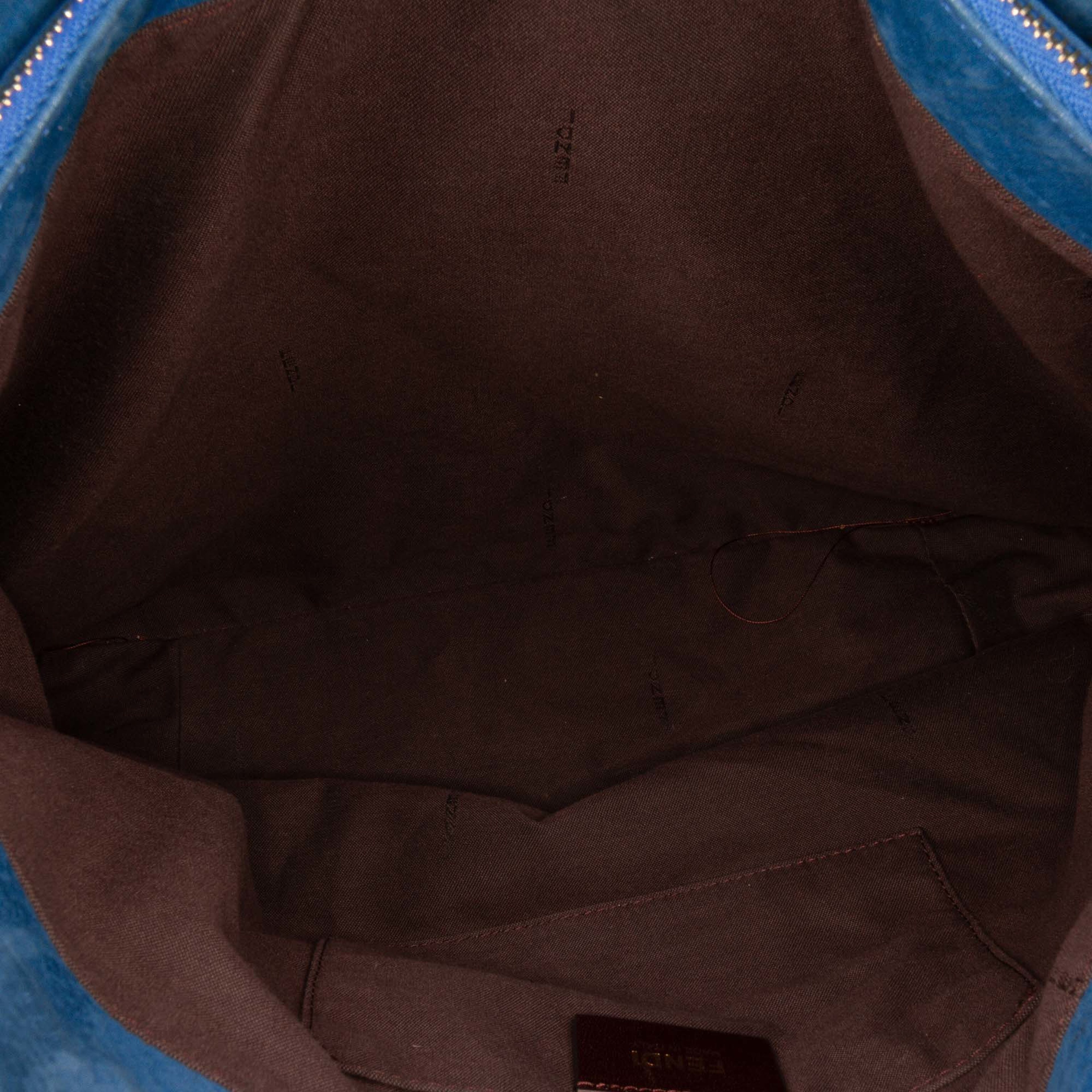 Fendi Nubuck Ff Chains Tote, från Luxclusif, i färgen blue. Klicka för att öppna bilden i stort format
