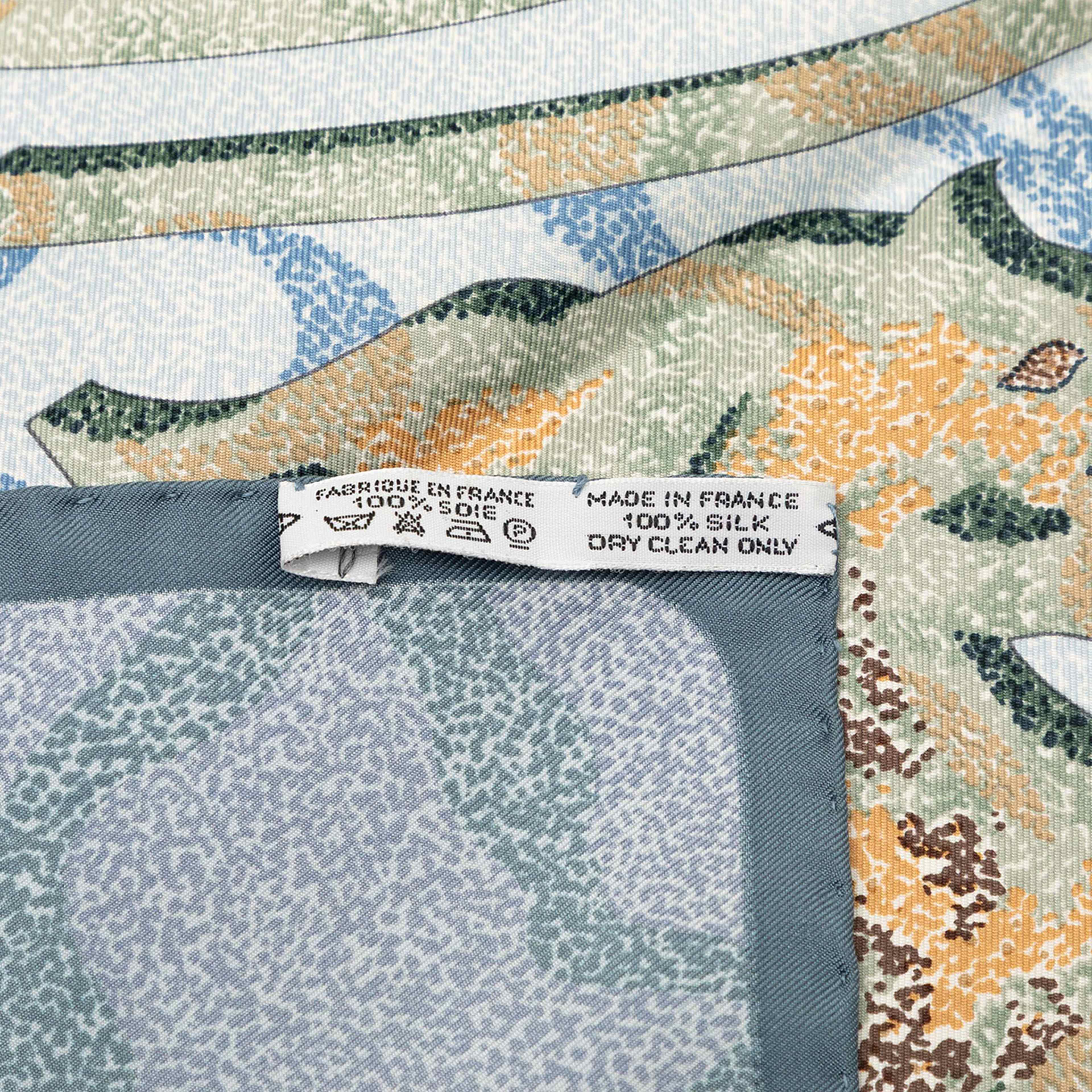 Hermès Alfred De Dreux Peintre Du Cheval Silk Scarf 90, från Luxclusif, i färgen blue. Klicka för att öppna bilden i stort format