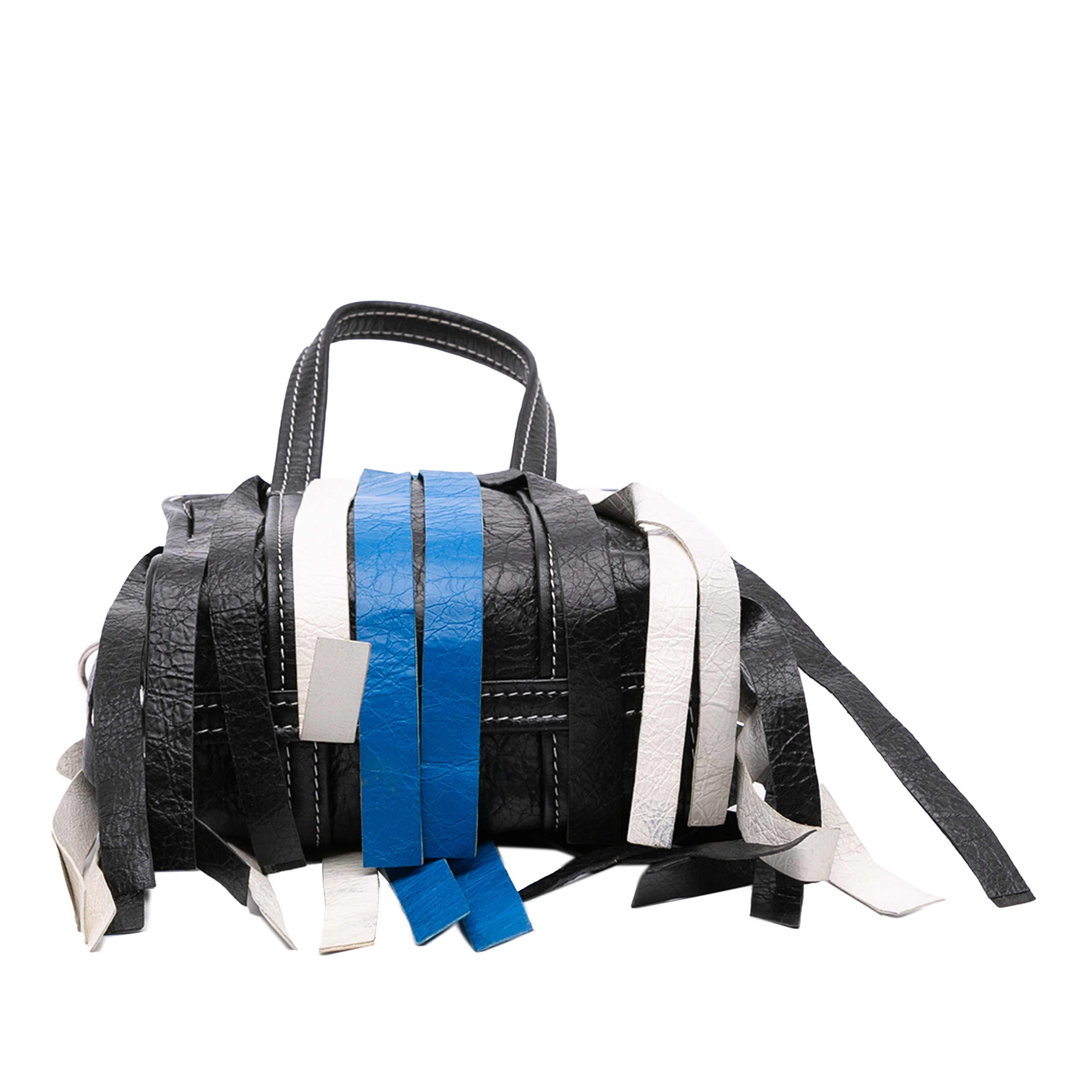 Balenciaga Xxs Lambskin Fringe Bazar Shopper Satchel, från Luxclusif, i färgen black. Klicka för att öppna bilden i stort format