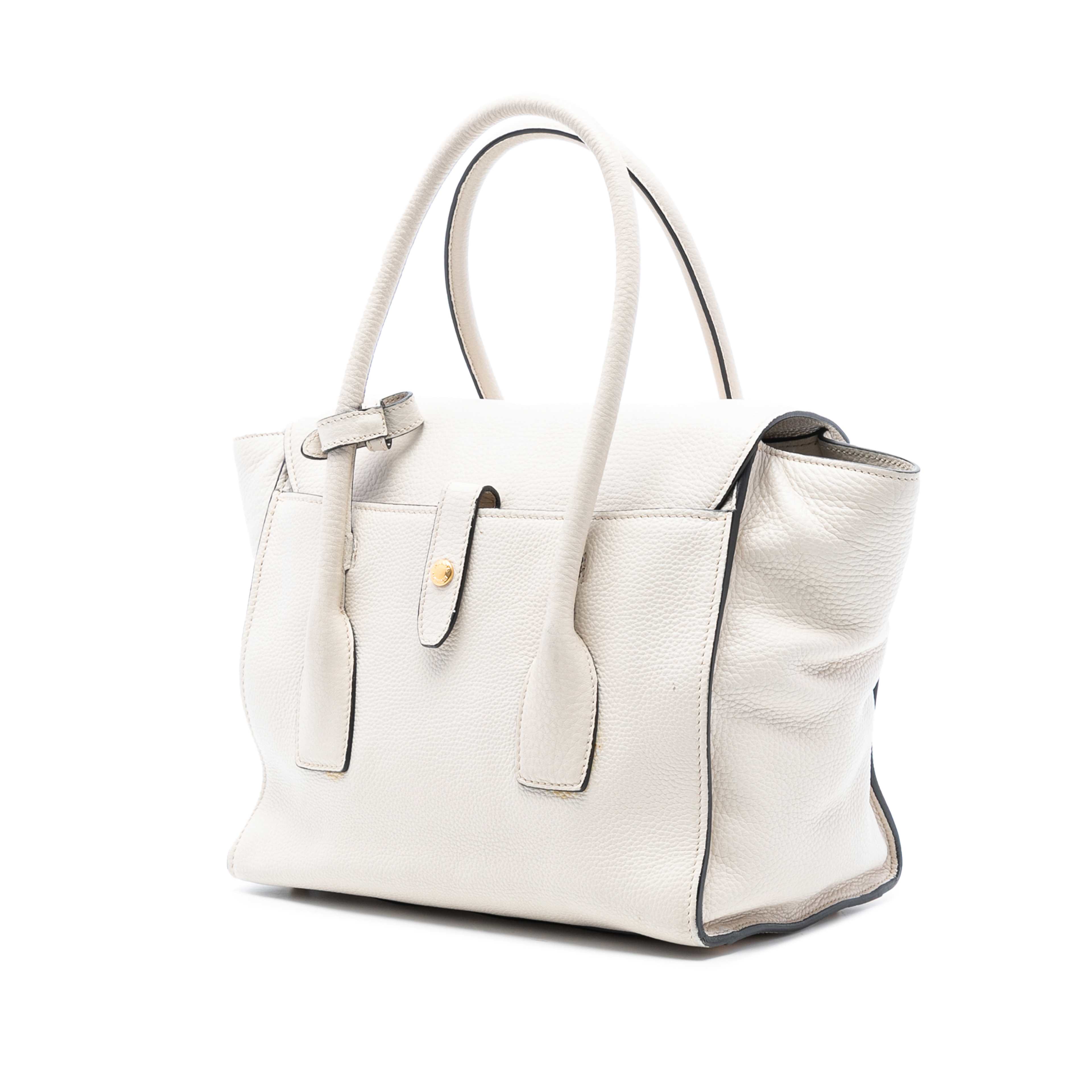 Prada Vitello Daino Sound Lock Satchel, från Luxclusif, i färgen white. Klicka för att öppna bilden i stort format