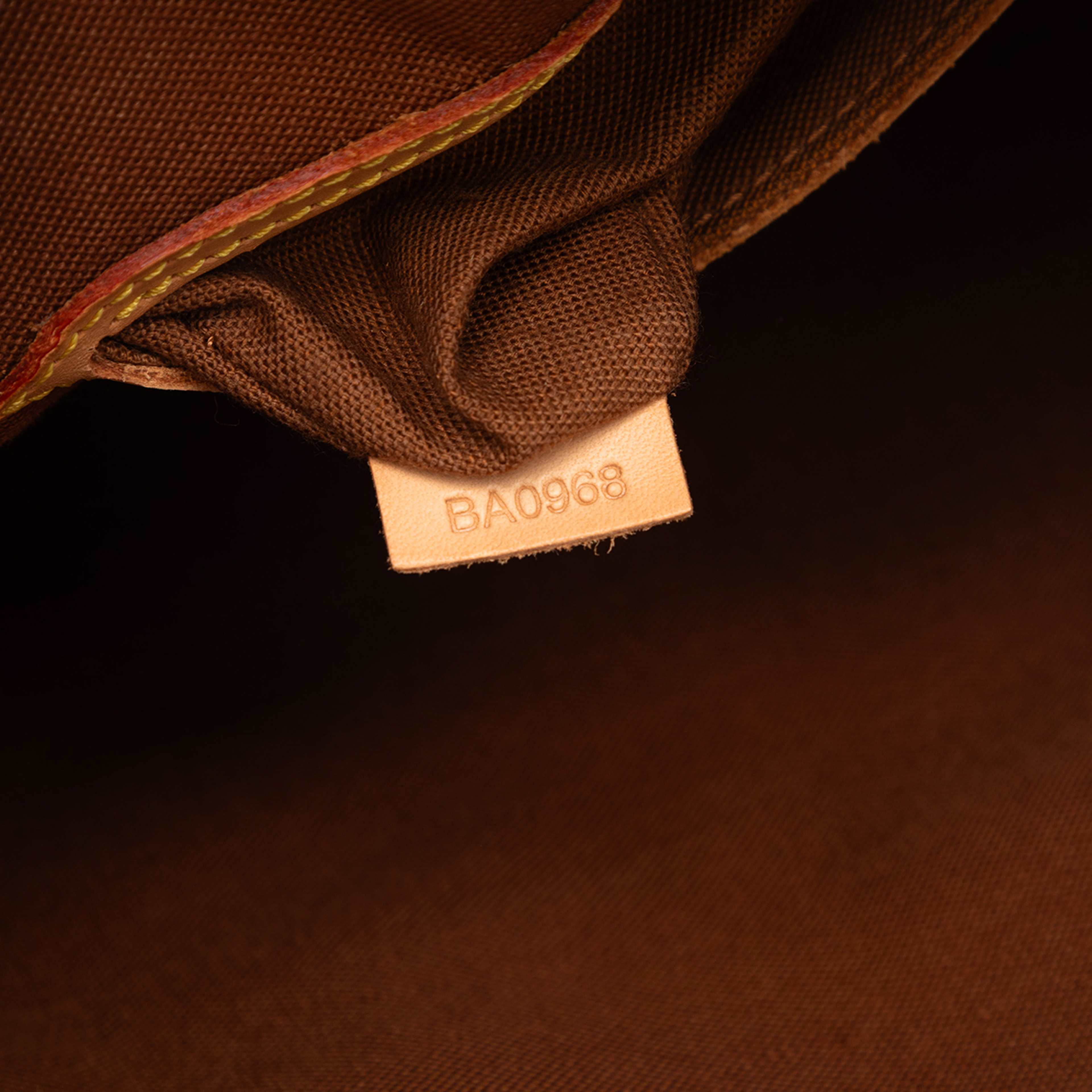 Louis Vuitton Monogram Alma Pm, från Luxclusif, i färgen brown. Klicka för att öppna bilden i stort format