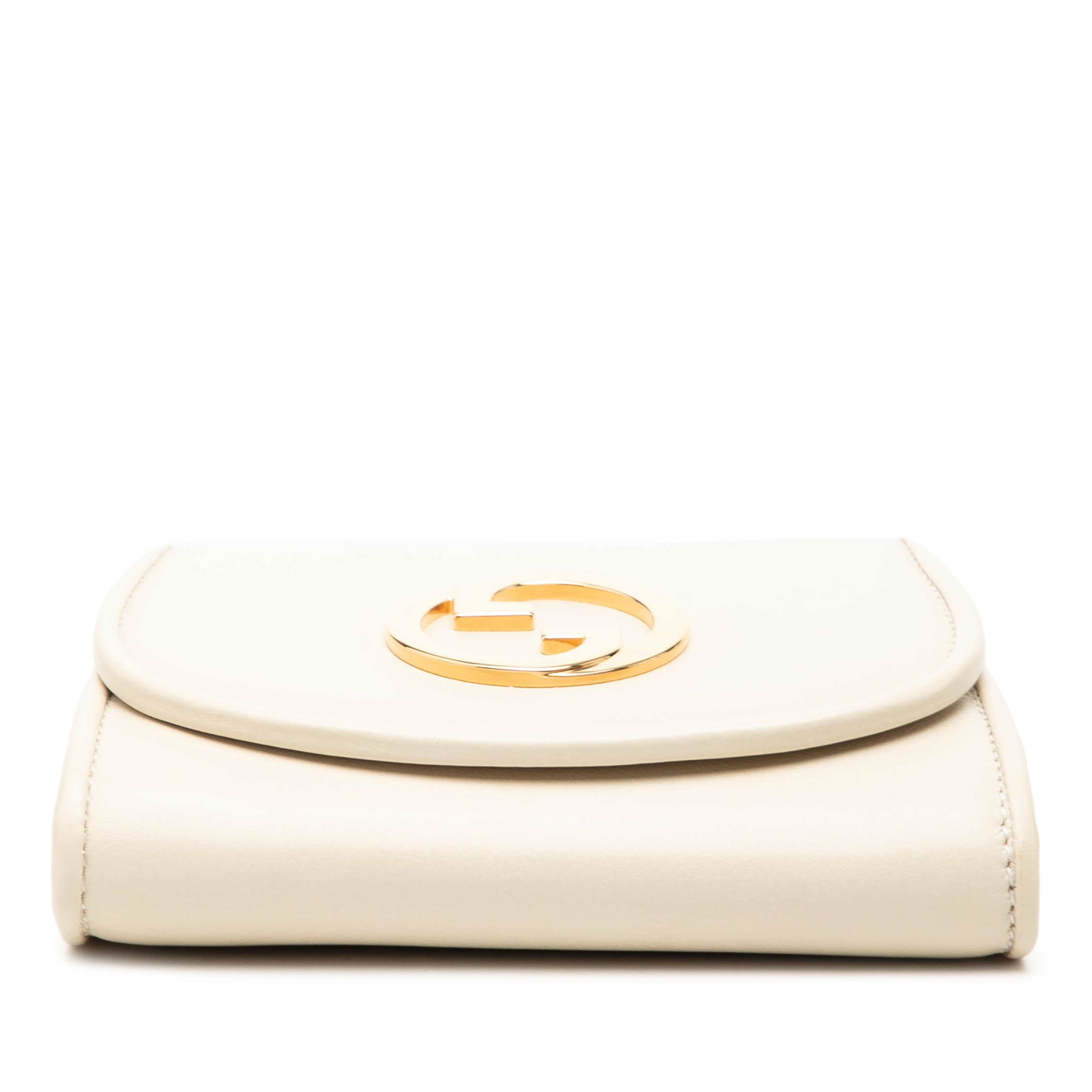 Gucci Medium Calfskin Blondie Wallet On Chain, från Luxclusif, i färgen vit. Klicka för att öppna bilden i stort format