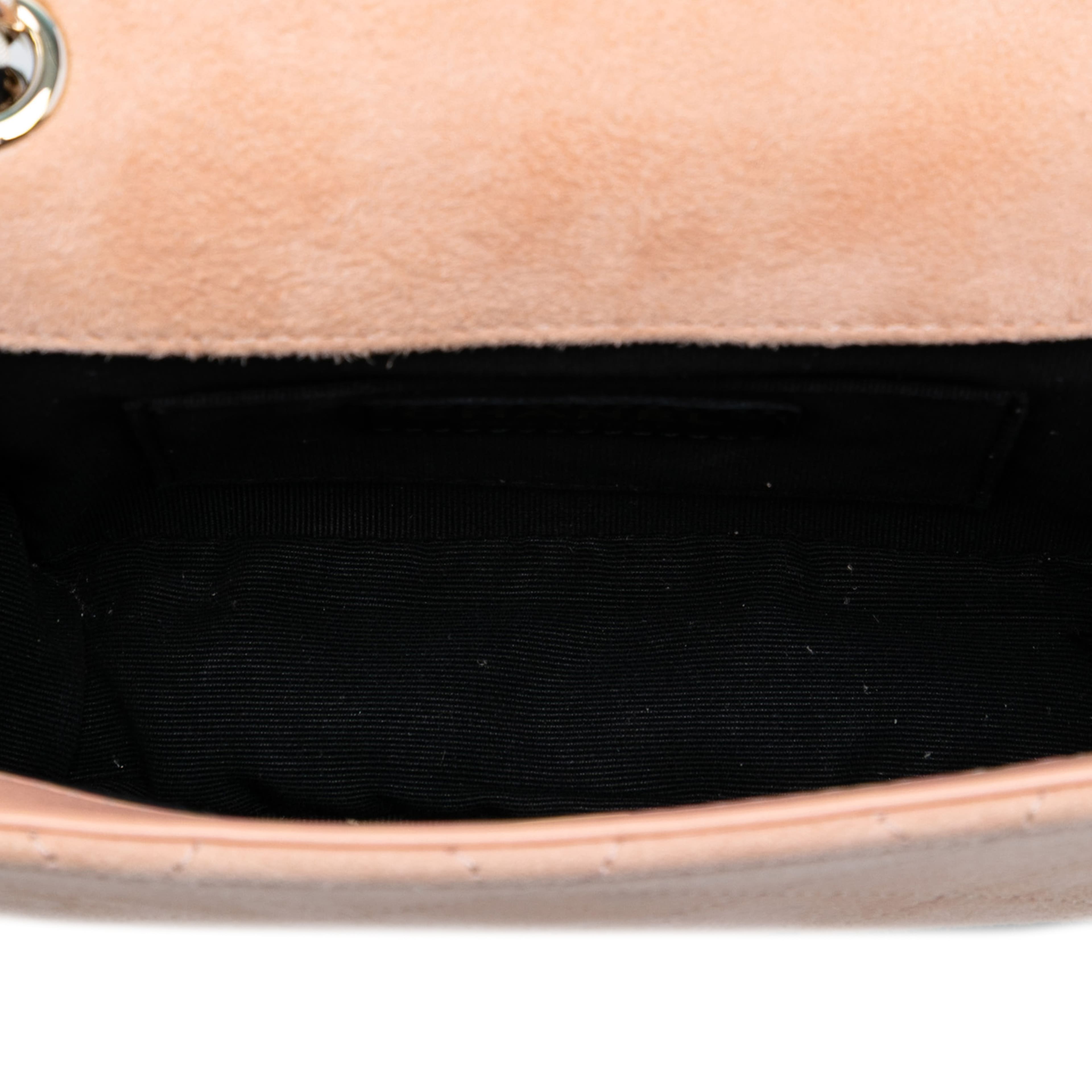 Chanel Mini Quilted Suede Braided My Own Frame Flap, från Luxclusif, i färgen beige. Klicka för att öppna bilden i stort format