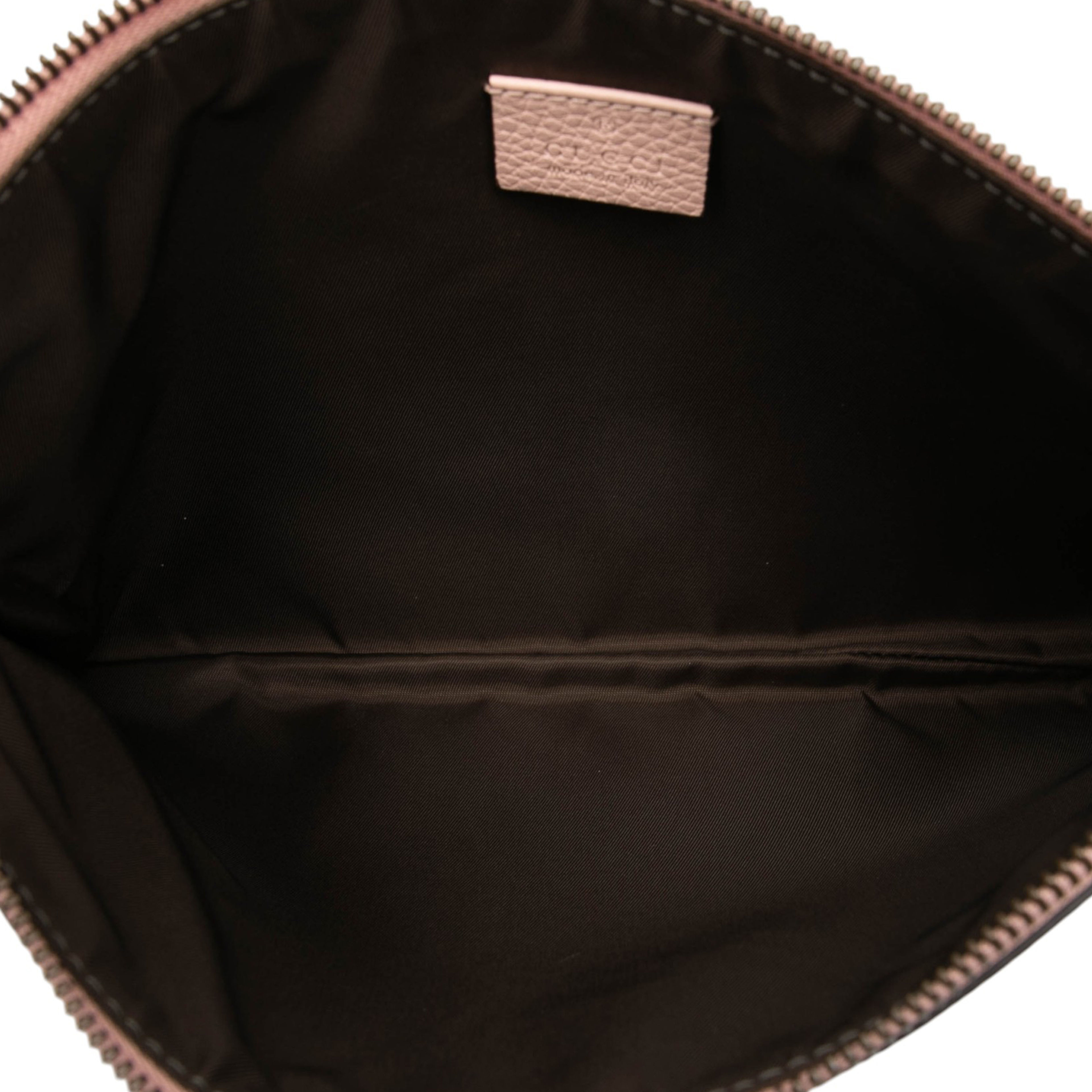 Gucci Leather Blind For Love Clutch, från Luxclusif, i färgen pink. Klicka för att öppna bilden i stort format