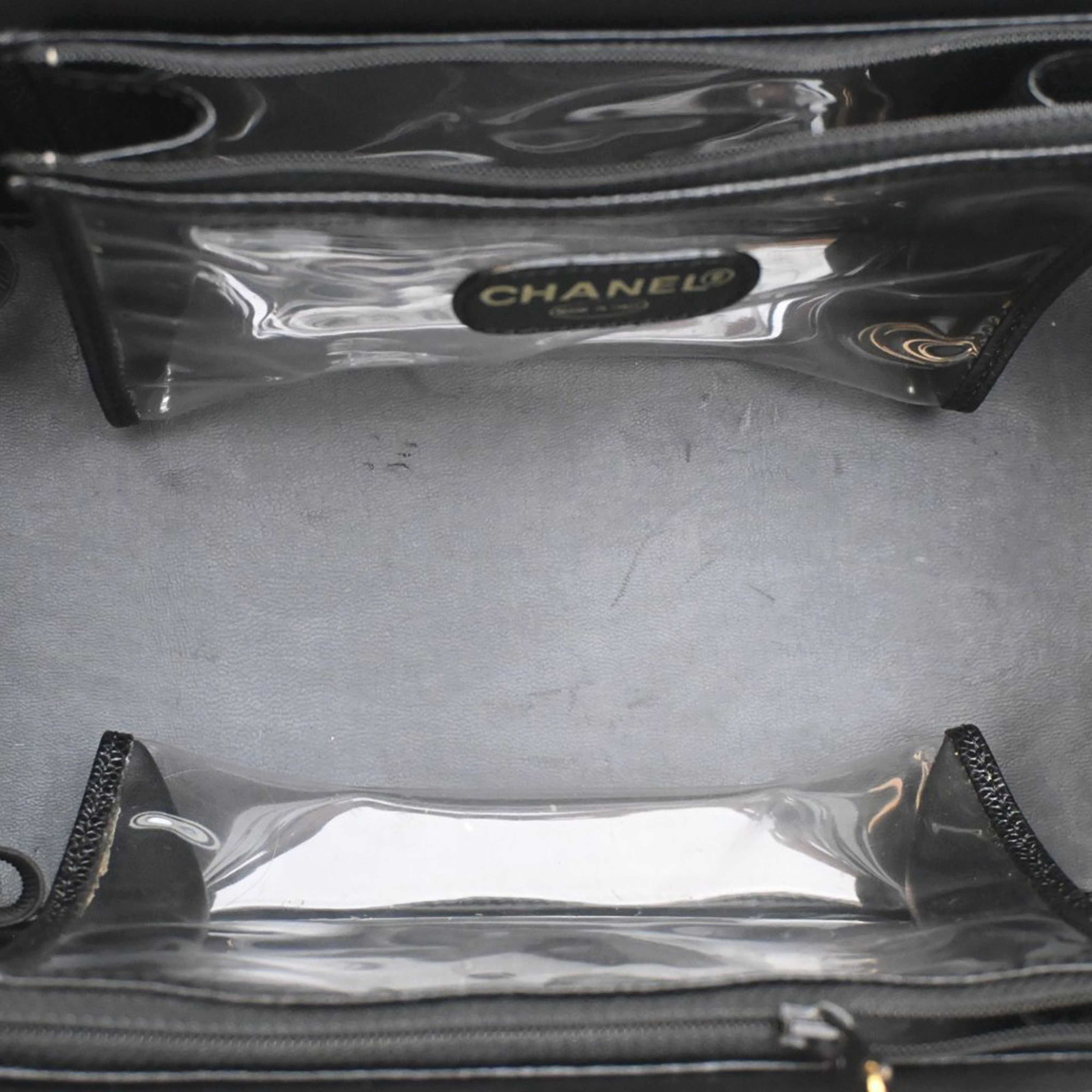 Chanel Cc Caviar Vanity Bag, från Luxclusif, i färgen black. Klicka för att öppna bilden i stort format