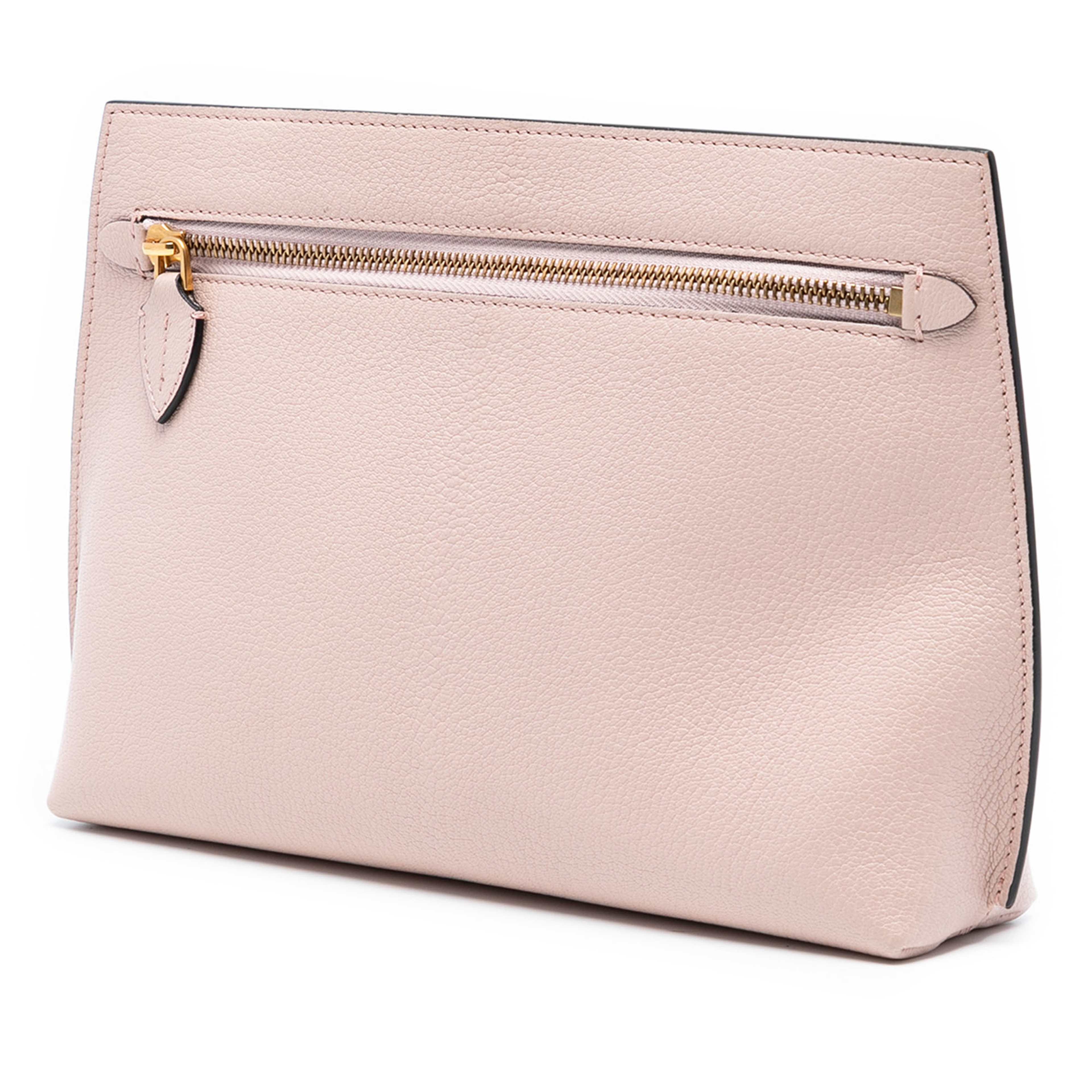 Burberry Leather Pendleton Clutch, från Luxclusif, i färgen light pink. Klicka för att öppna bilden i stort format