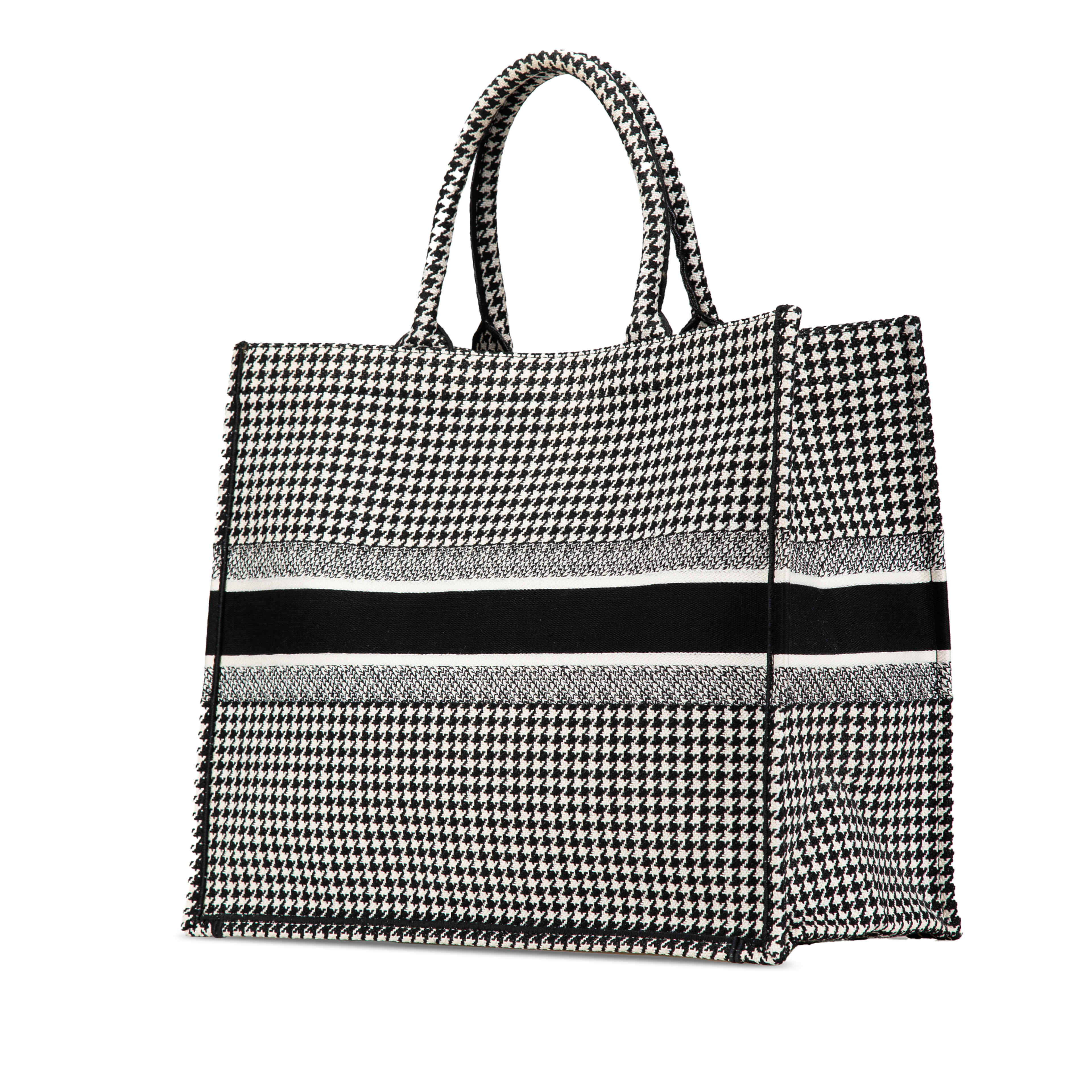 Dior Large Canvas Houndstooth Embroidered Book Tote, från Luxclusif, i färgen black. Klicka för att öppna bilden i stort format