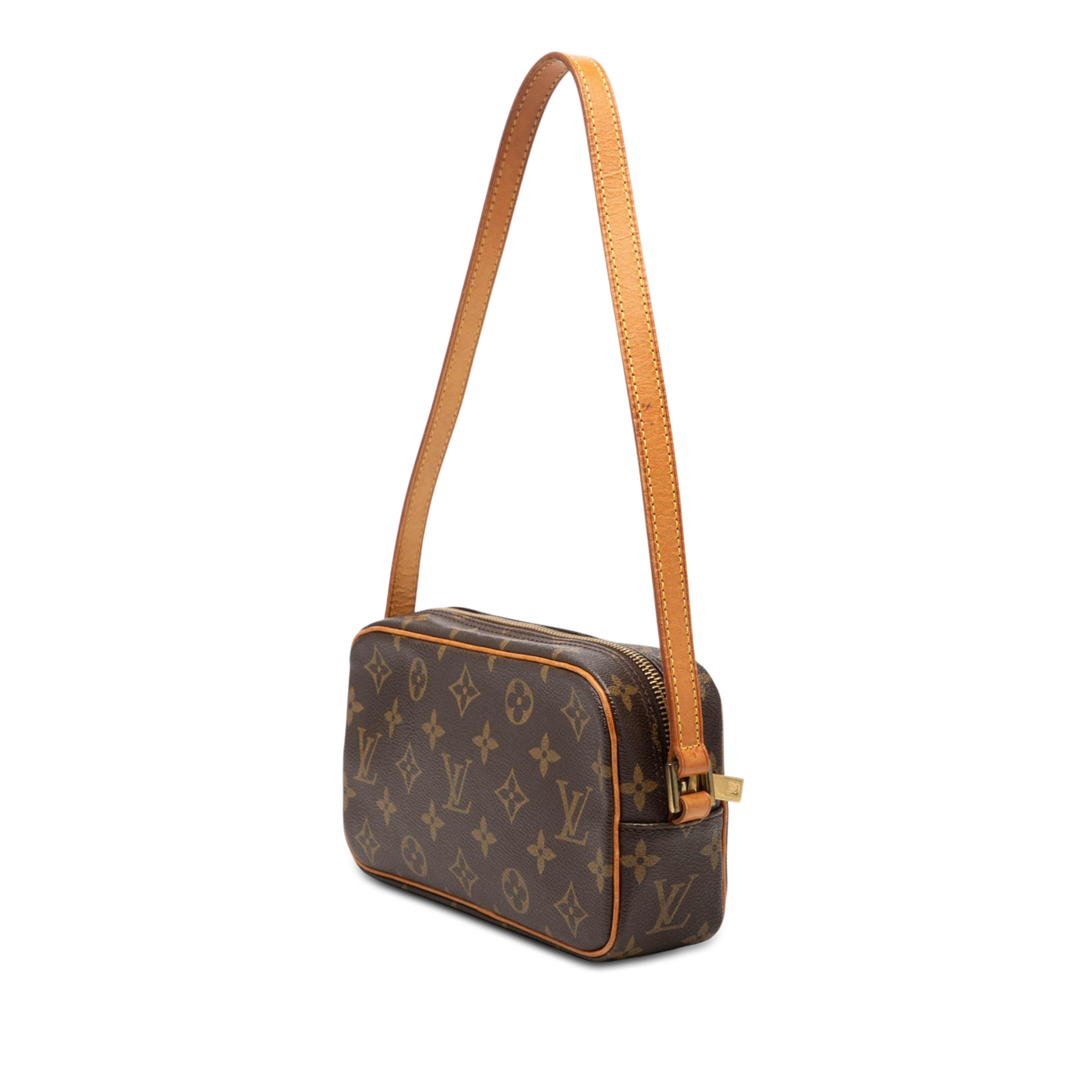 Louis Vuitton Monogram Pochette Cite, från Luxclusif, i färgen brun. Klicka för att öppna bilden i stort format