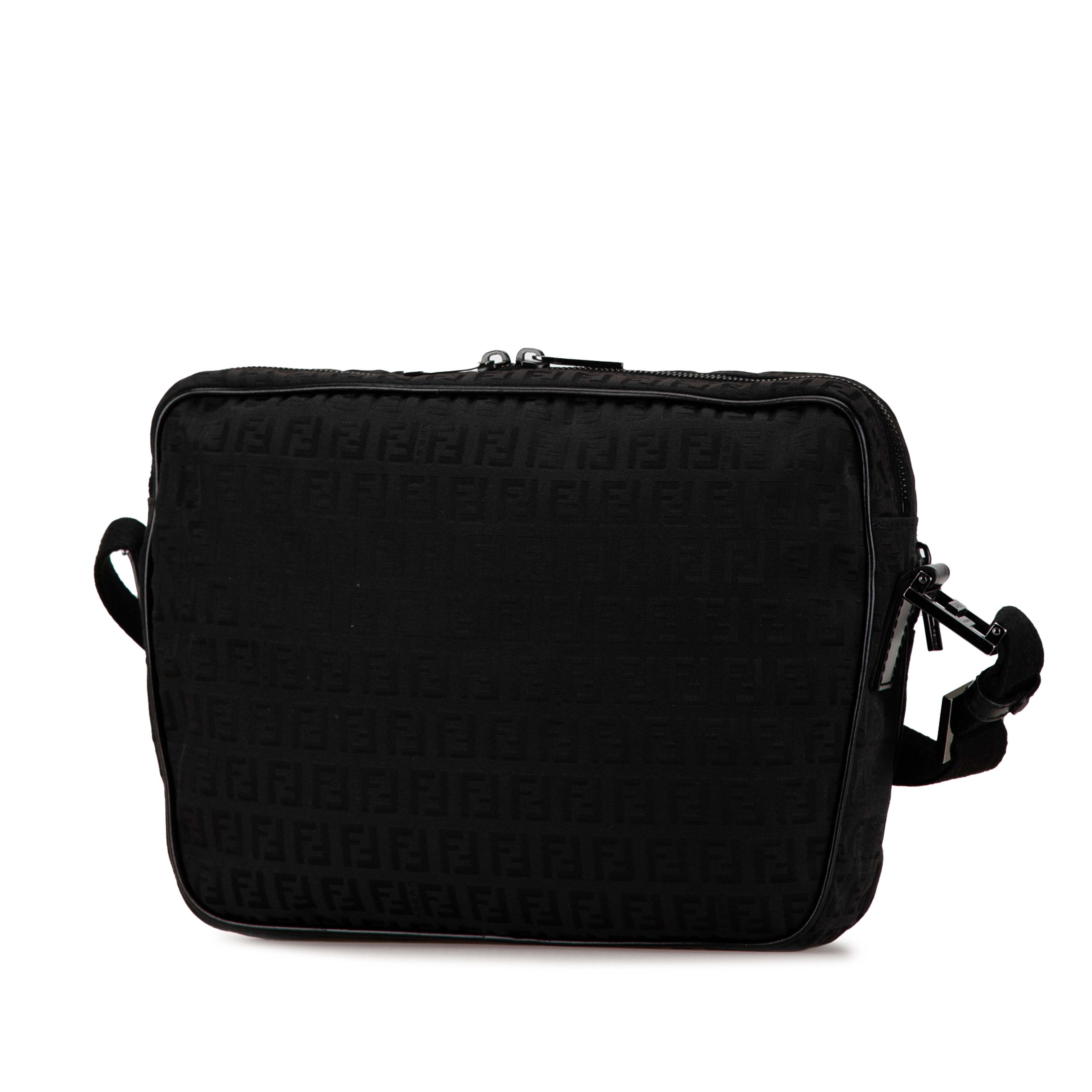 Fendi Zucchino Canvas Crossbody, från Luxclusif, i färgen black. Klicka för att öppna bilden i stort format