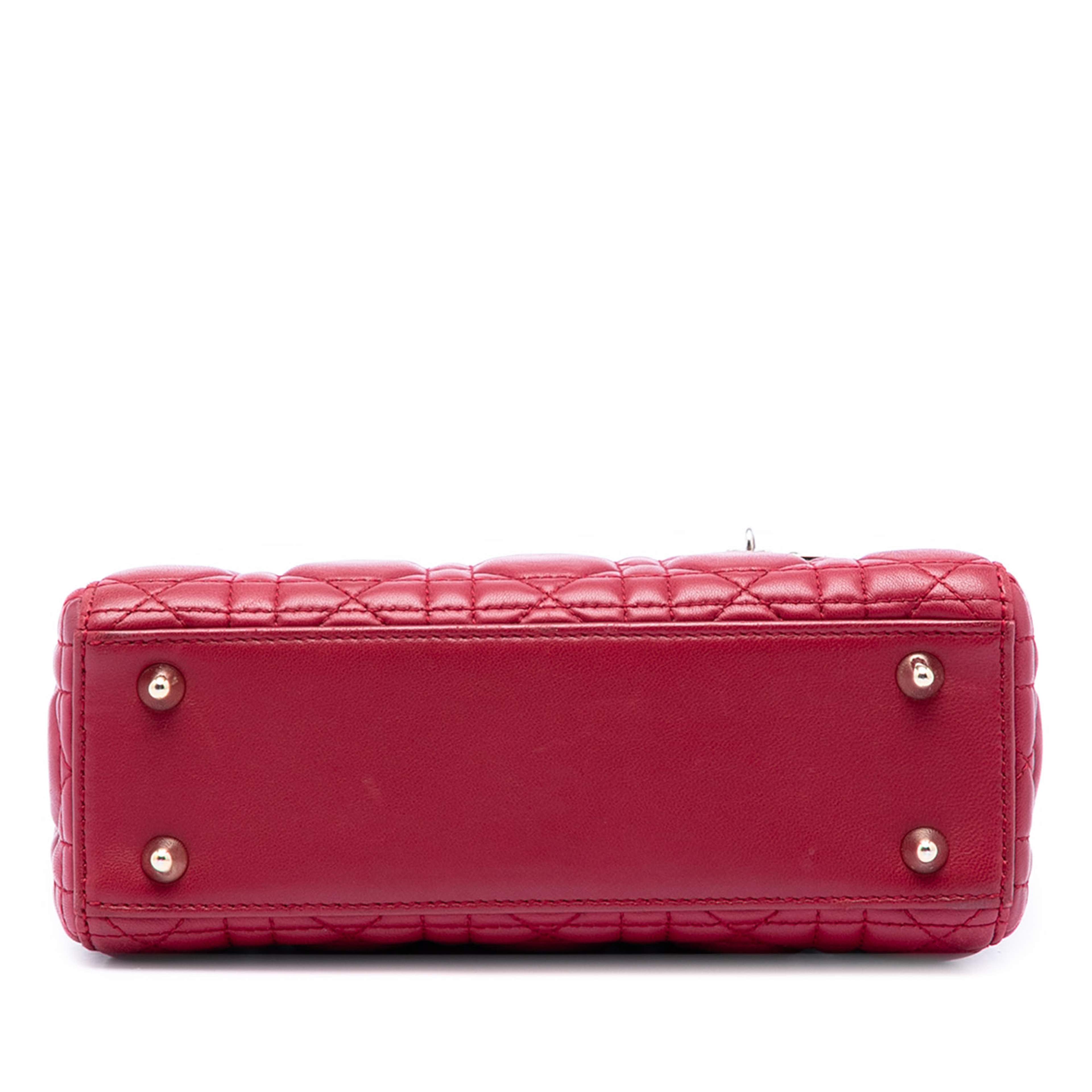 Dior Small Lambskin Cannage My Abcdior Lady Dior, från Luxclusif, i färgen röd. Klicka för att öppna bilden i stort format