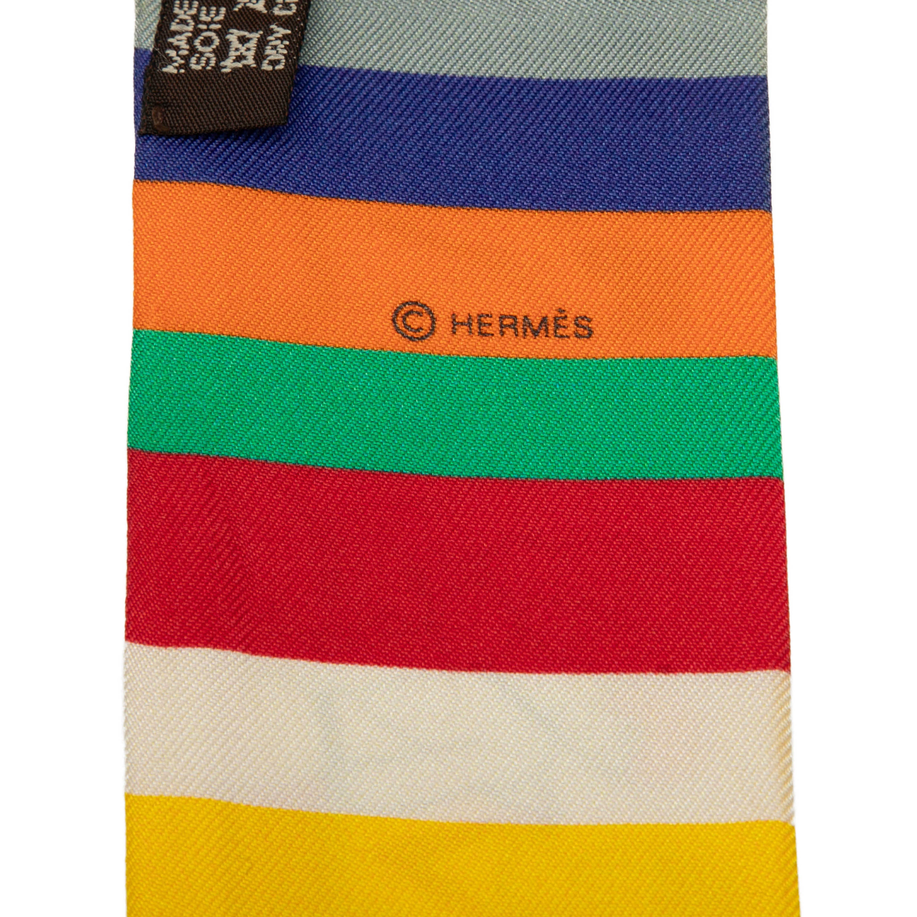 Hermès Swimmers Silk Twilly Scarf, från Luxclusif, i färgen multi. Klicka för att öppna bilden i stort format