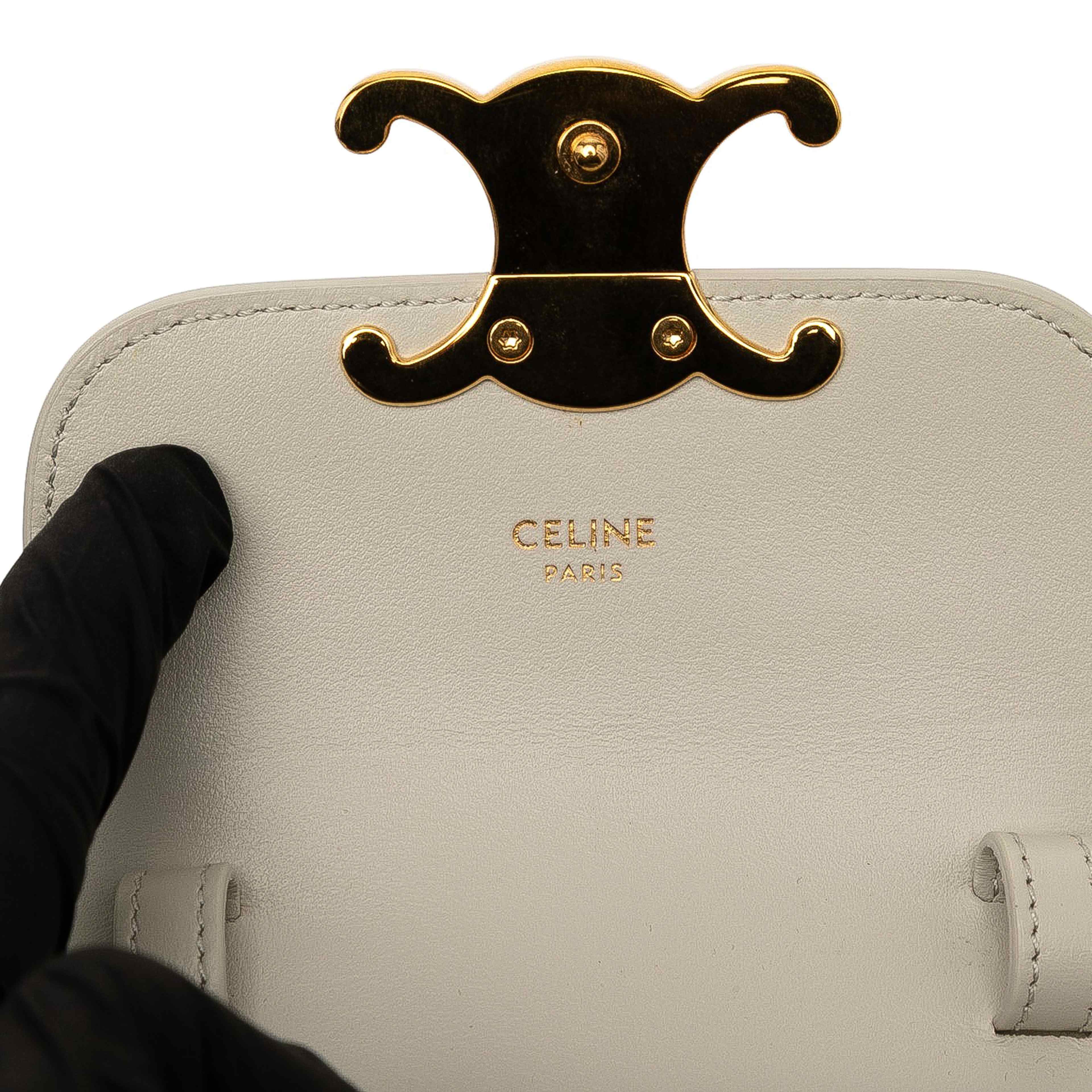 Celine Mini Calfskin Claude Crossbody, från Luxclusif, i färgen light beige. Klicka för att öppna bilden i stort format