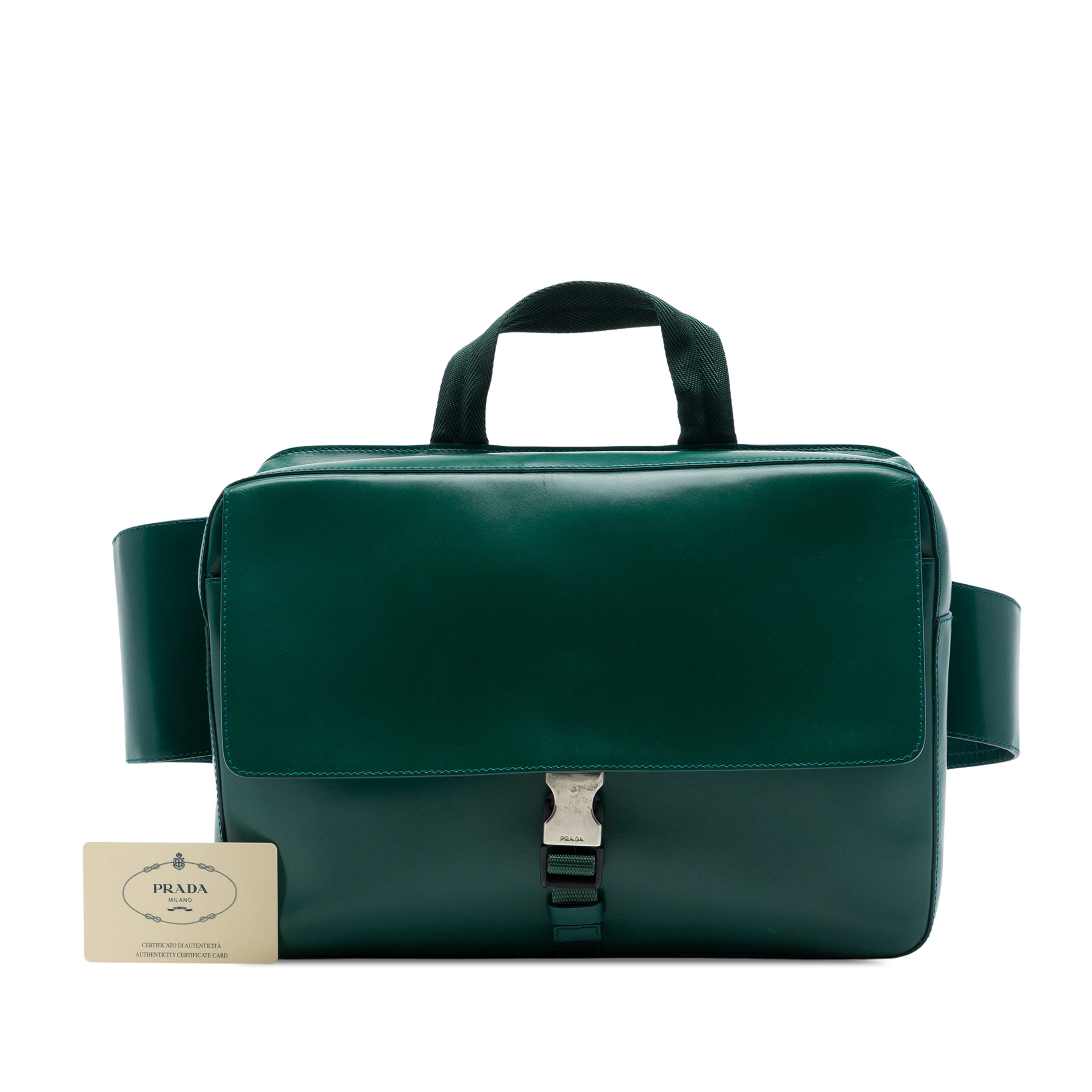 Prada Calfskin Convertible Belt Bag, från Luxclusif, i färgen grön. Klicka för att öppna bilden i stort format