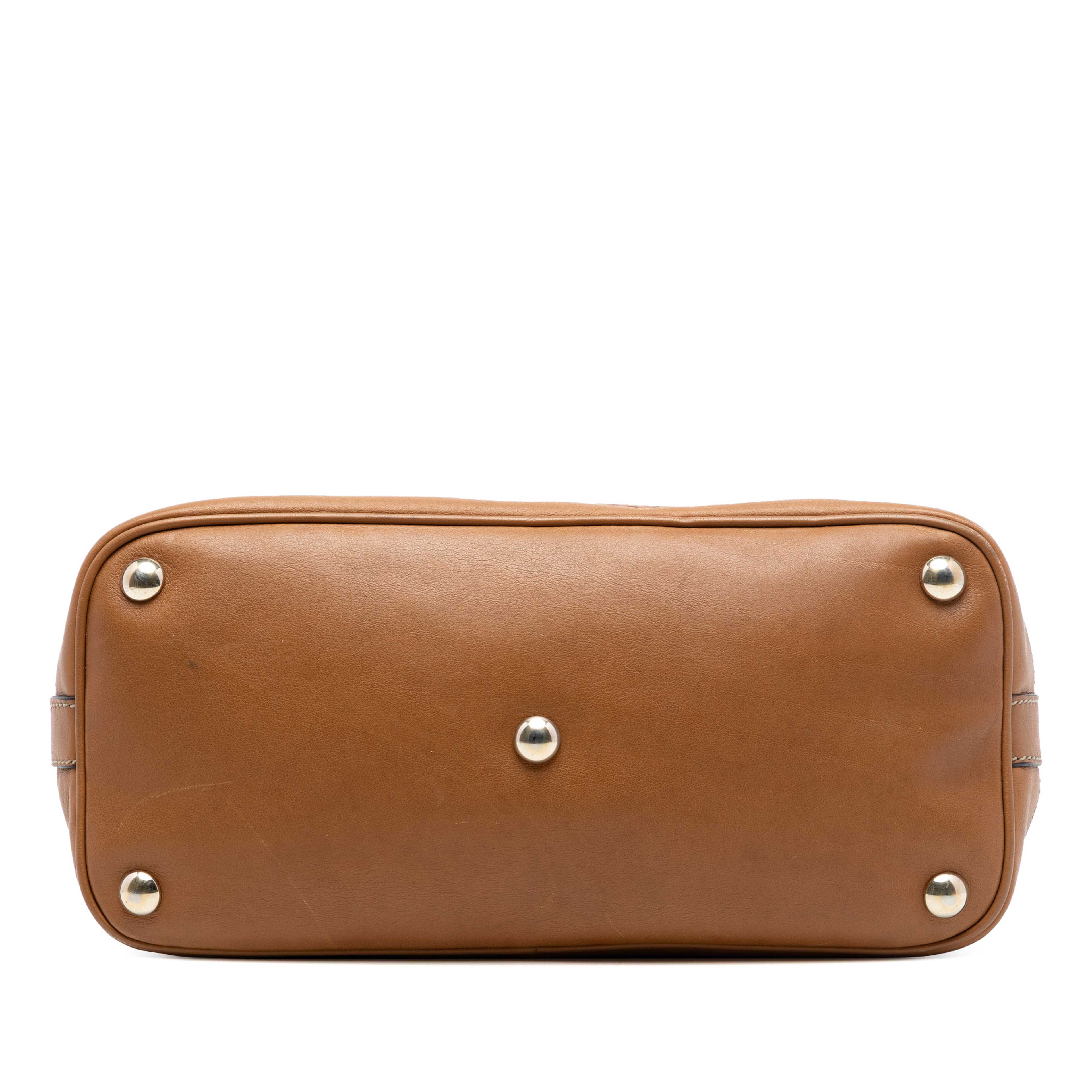 Gucci Medium Guccissima Charm Dome Satchel, från Luxclusif, i färgen brun. Klicka för att öppna bilden i stort format