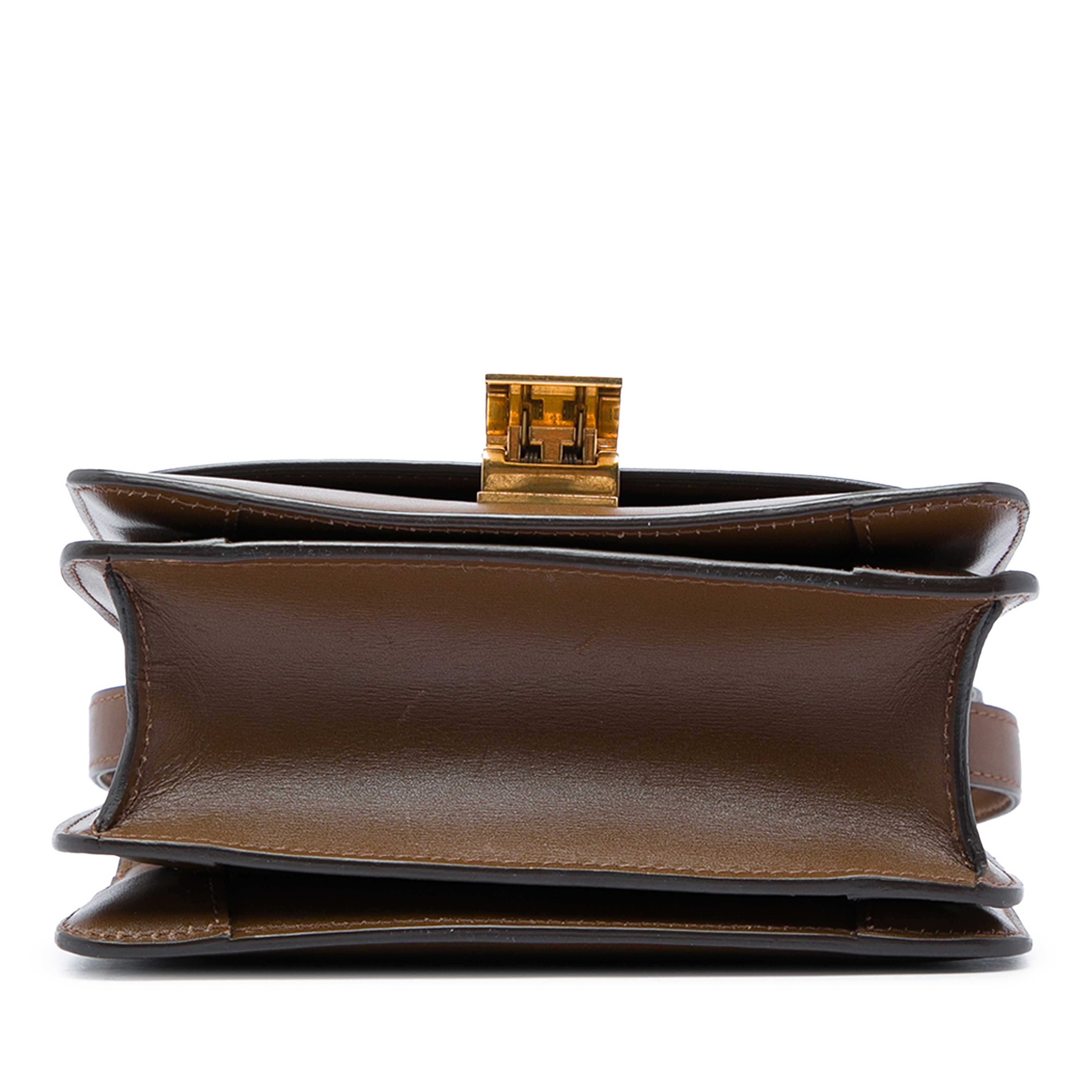 Celine Teen Calfskin Classic Box, från Luxclusif, i färgen brun. Klicka för att öppna bilden i stort format