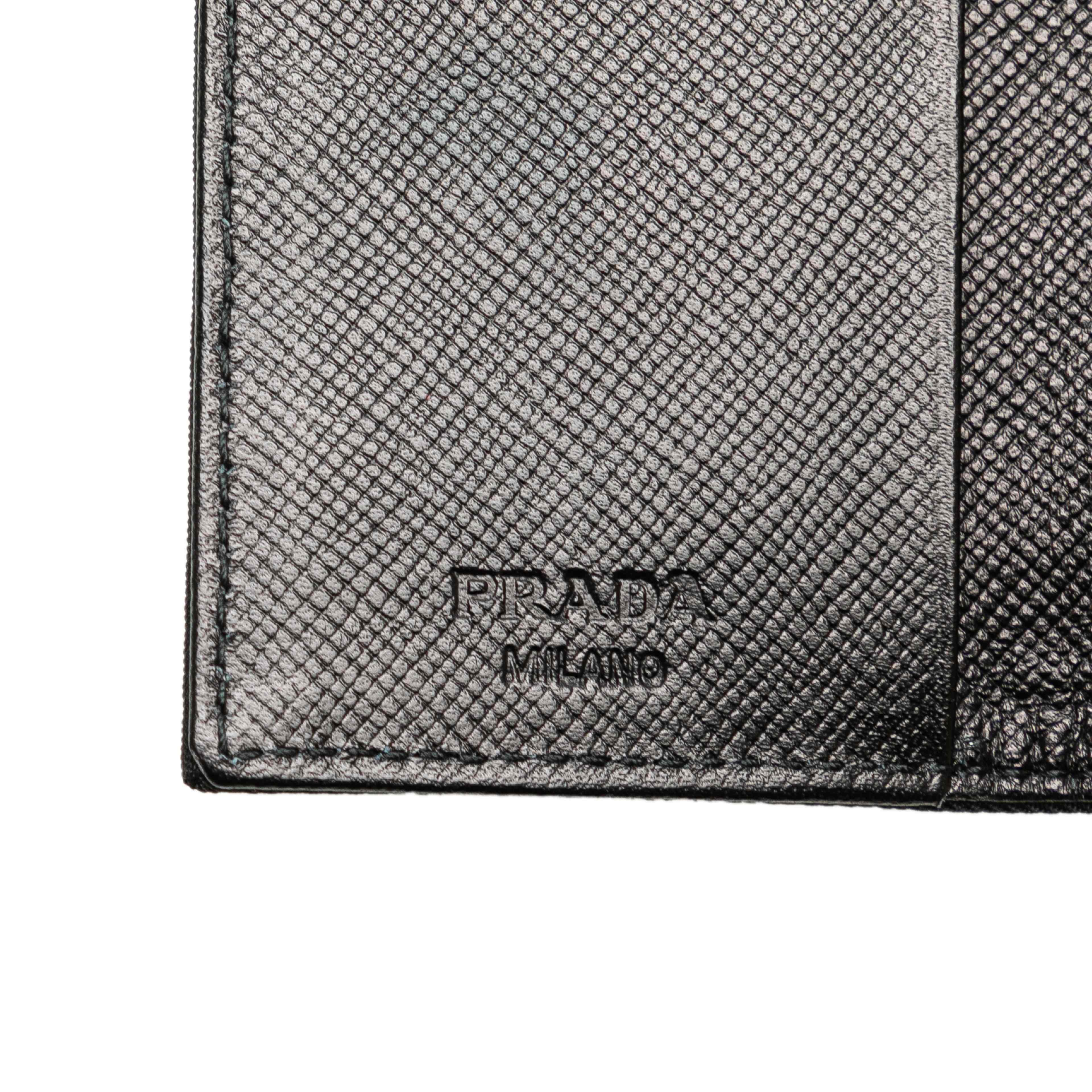 Prada Tessuto Key Holder, från Luxclusif, i färgen black. Klicka för att öppna bilden i stort format