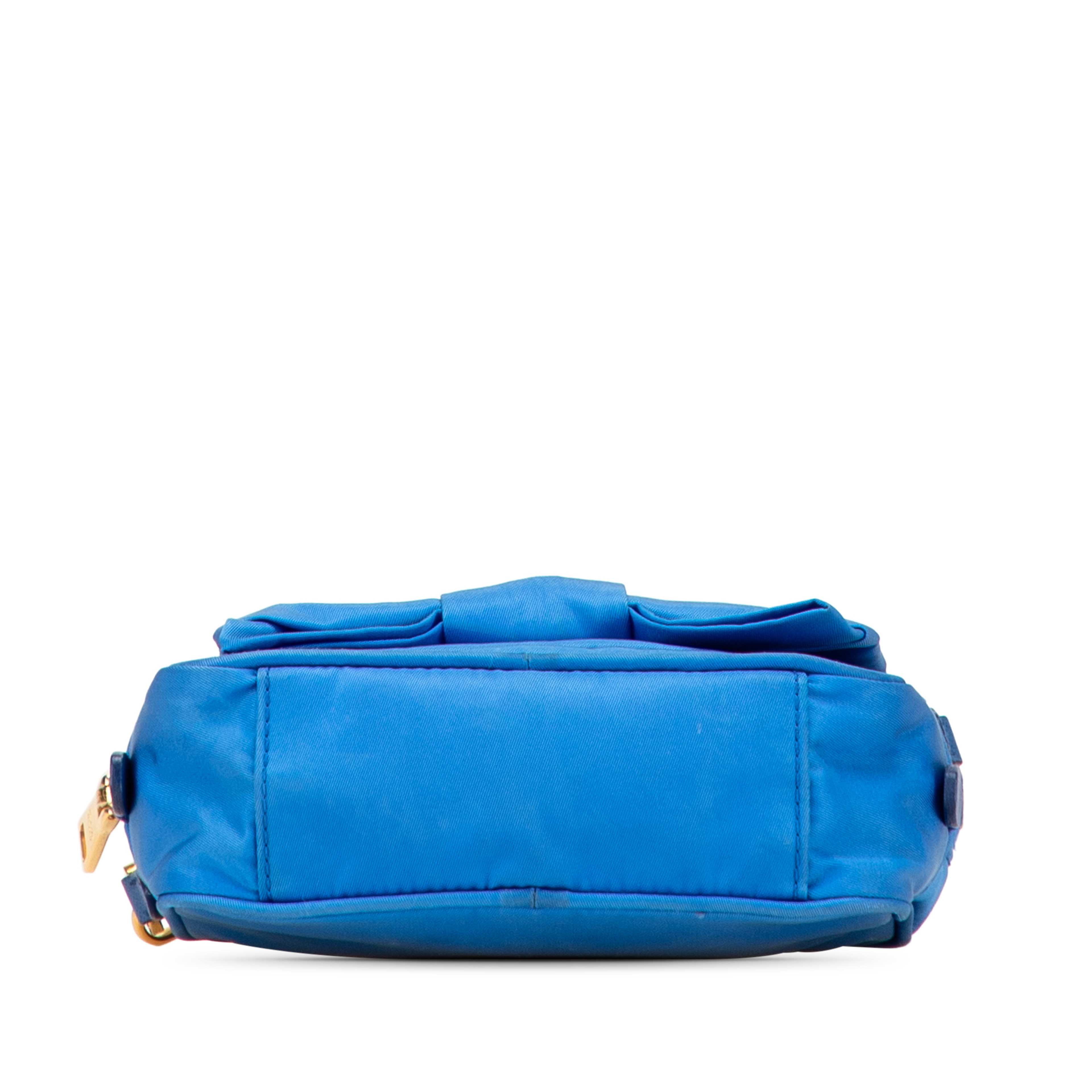 Prada Tessuto Fiocco Bow Crossbody, från Luxclusif, i färgen blue. Klicka för att öppna bilden i stort format