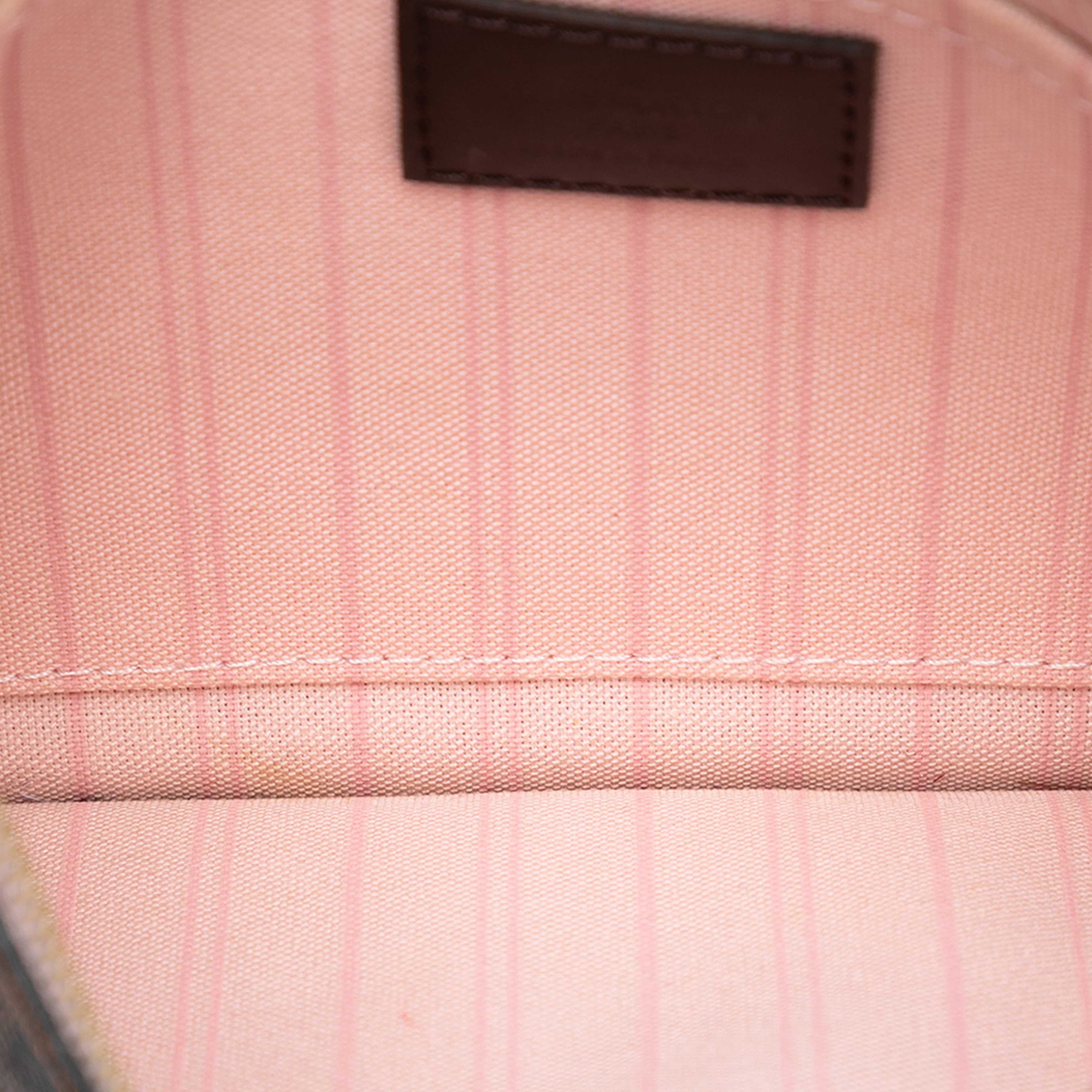 Louis Vuitton Damier Ebene Neverfull Pouch Mm, från Luxclusif, i färgen brown. Klicka för att öppna bilden i stort format