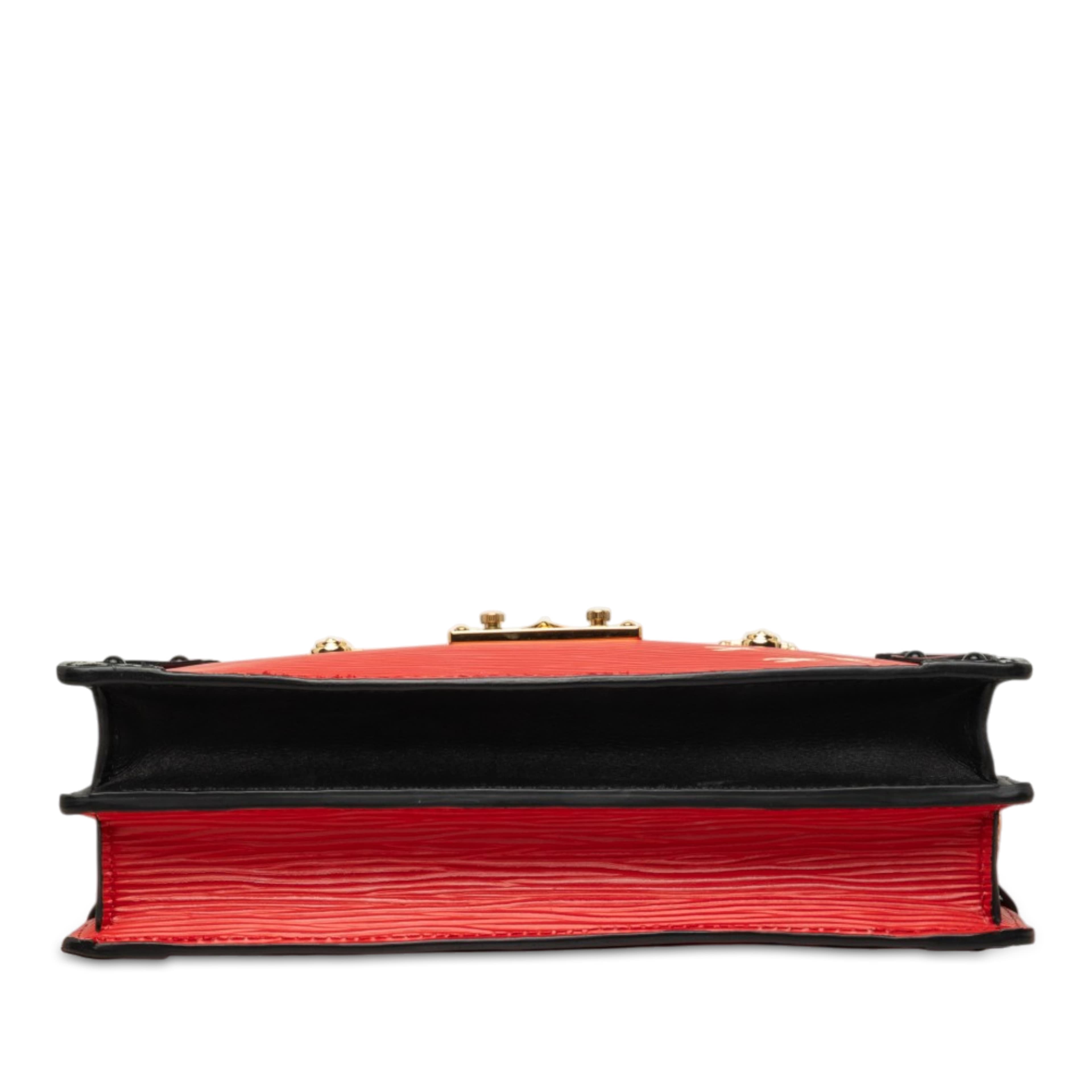 Louis Vuitton Epi Trunk Clutch, från Luxclusif, i färgen svart. Klicka för att öppna bilden i stort format