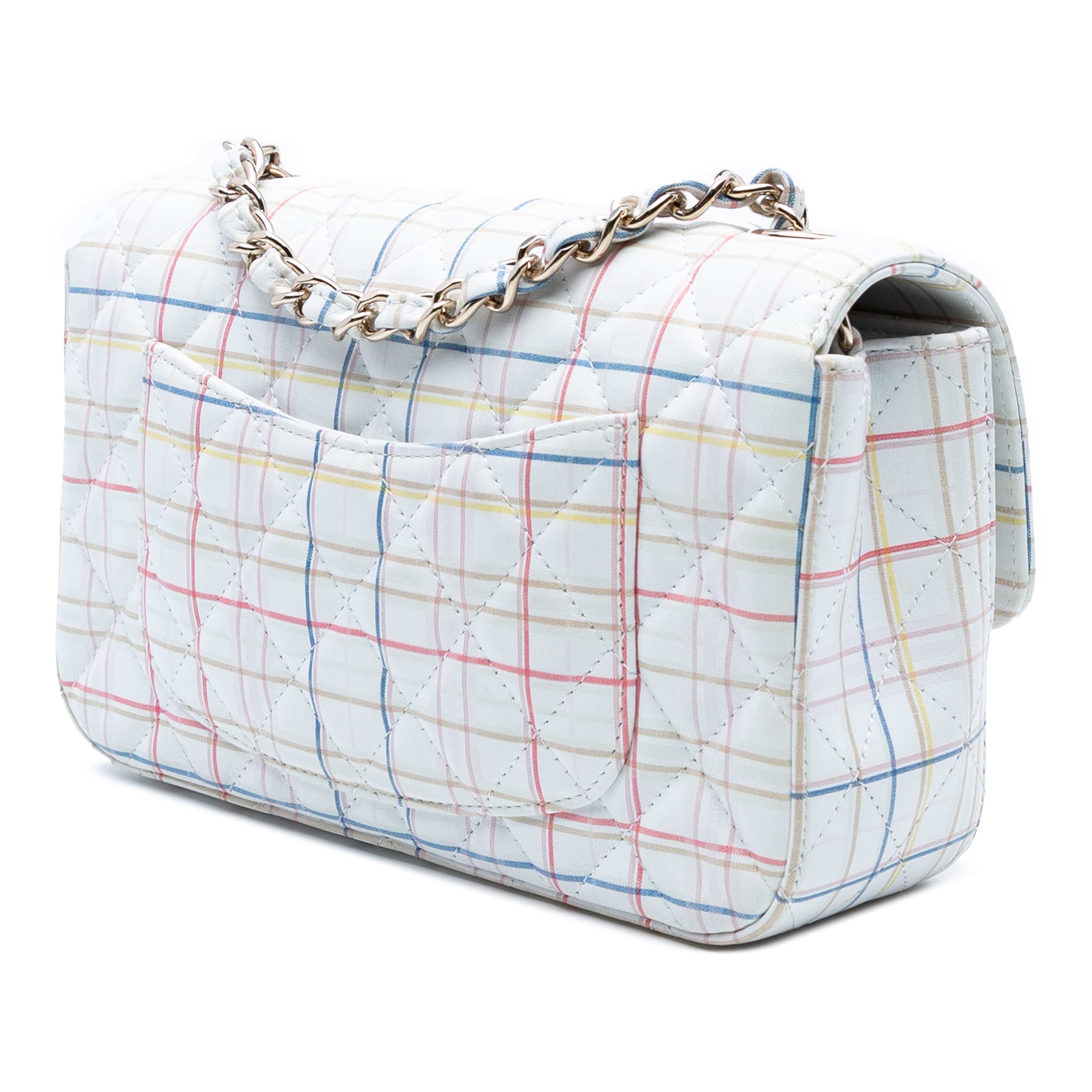 Chanel Mini Rectangular Classic Printed Calfskin Single Flap, från Luxclusif, i färgen white. Klicka för att öppna bilden i stort format