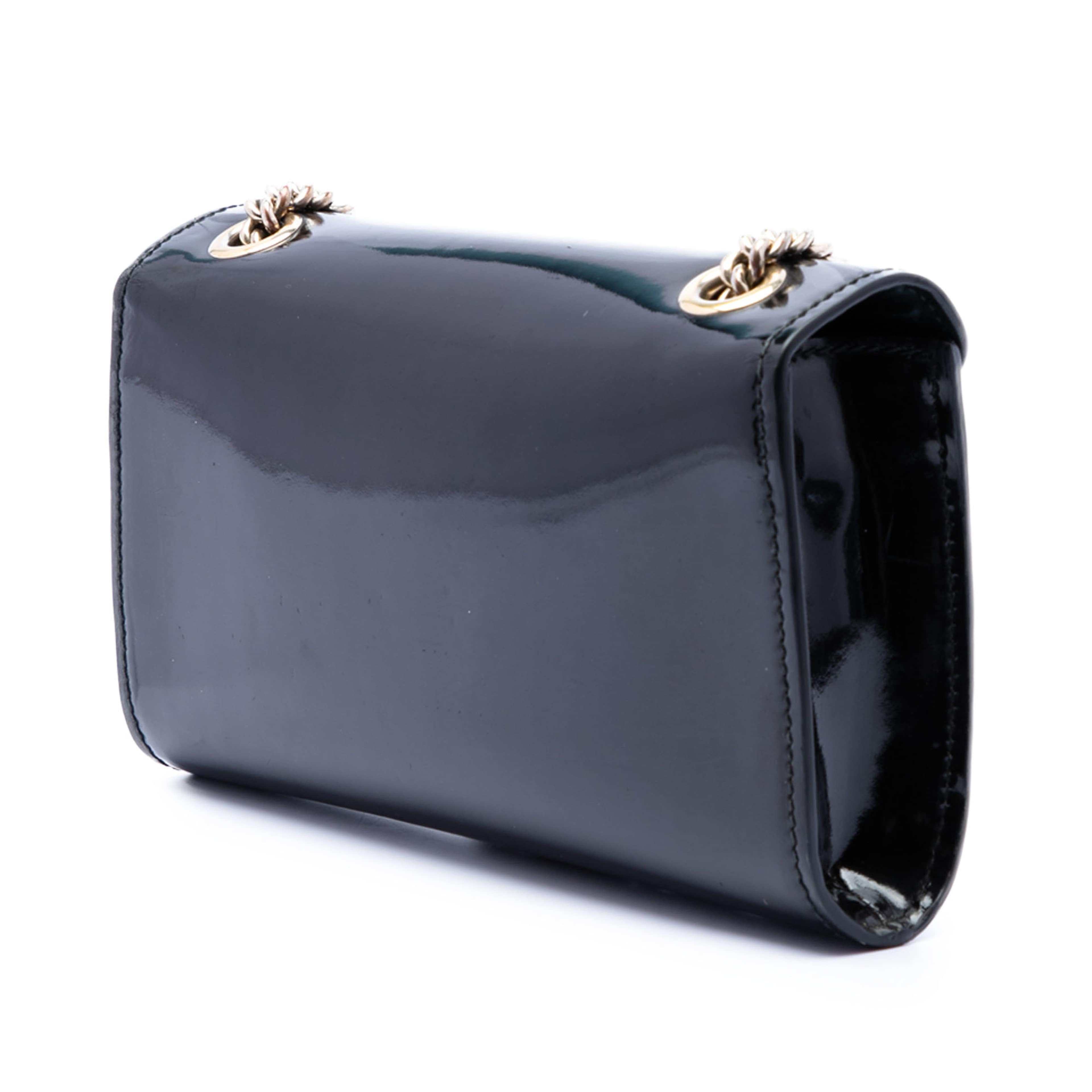 Gucci Mini Patent Emily Crossbody, från Luxclusif, i färgen svart. Klicka för att öppna bilden i stort format