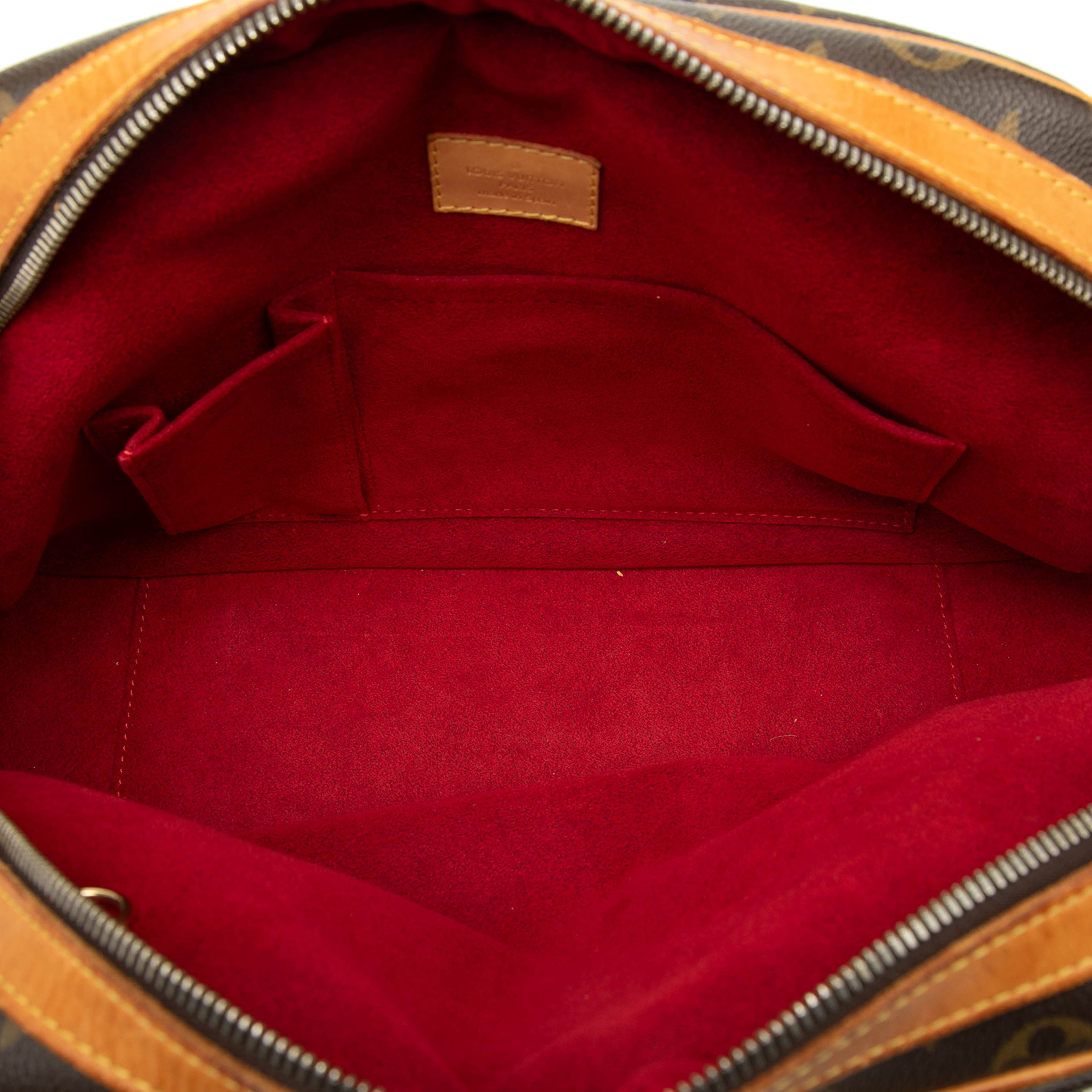 Louis Vuitton Monogram Mizi, från Luxclusif, i färgen brown. Klicka för att öppna bilden i stort format