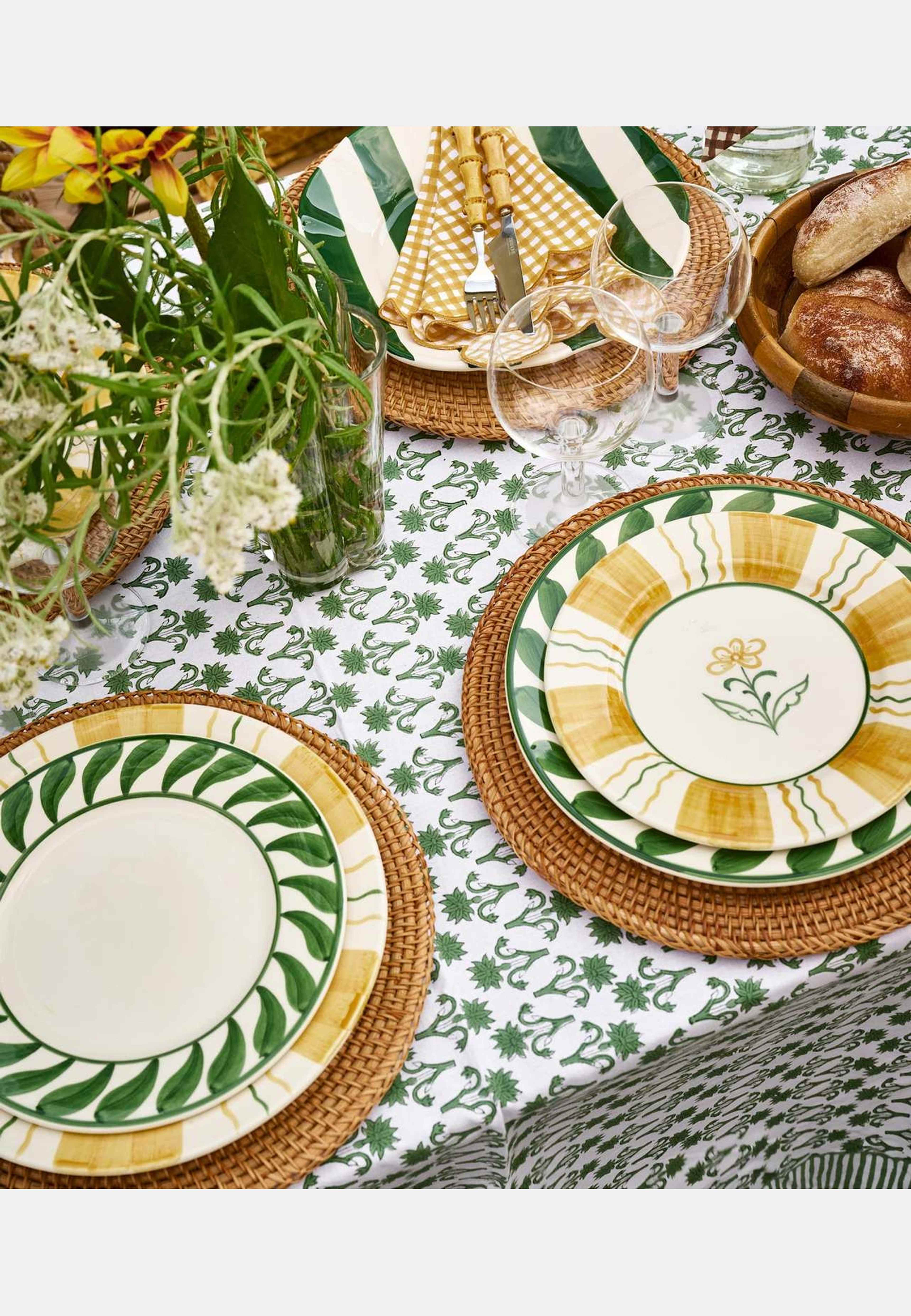 Classic Rotting Bordstablett - 33 Cm, från Pick A Poppy, i färgen dark brown. Klicka för att öppna bilden i stort format