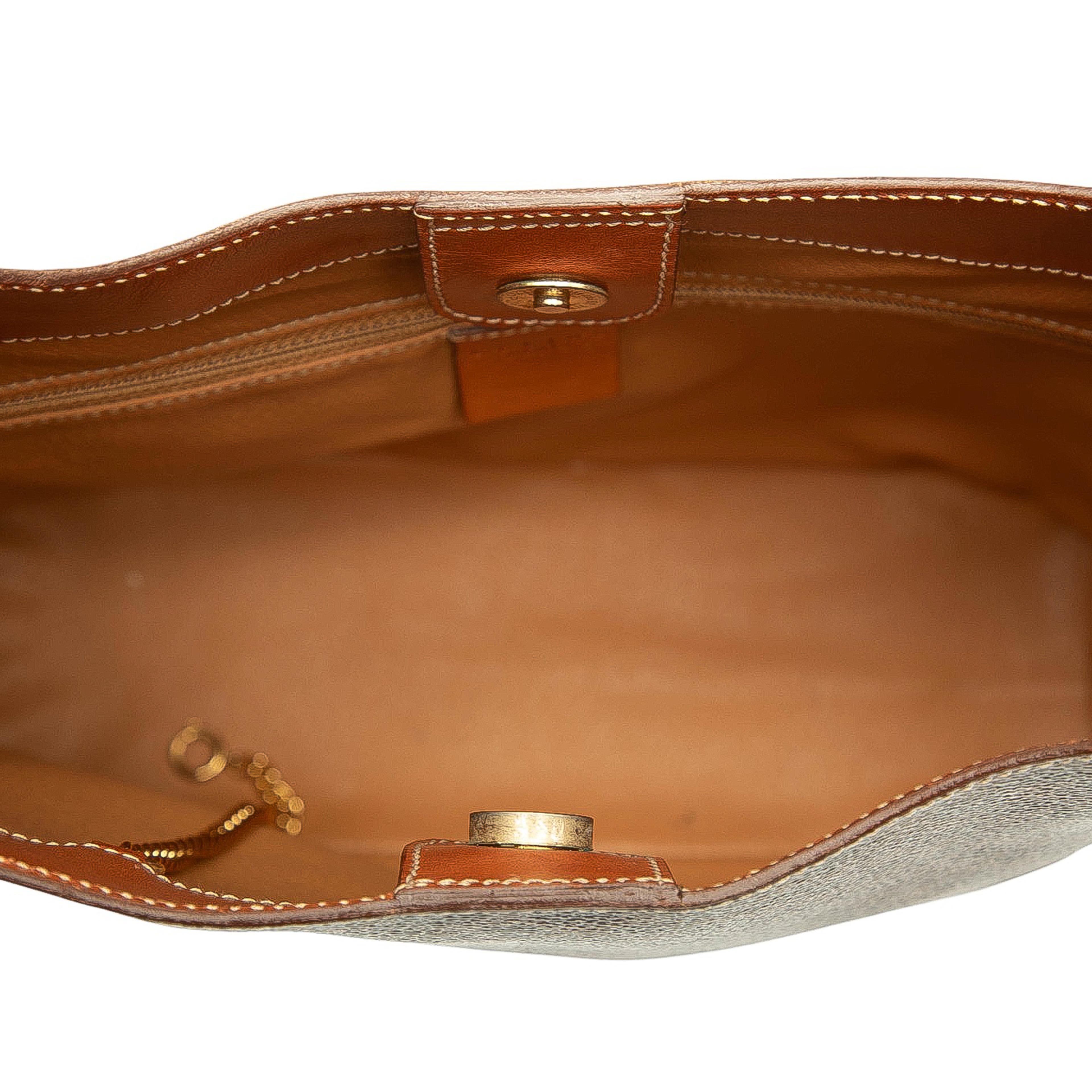 Celine Macadam Coated Canvas Shoulder Bag, från Luxclusif, i färgen brown. Klicka för att öppna bilden i stort format