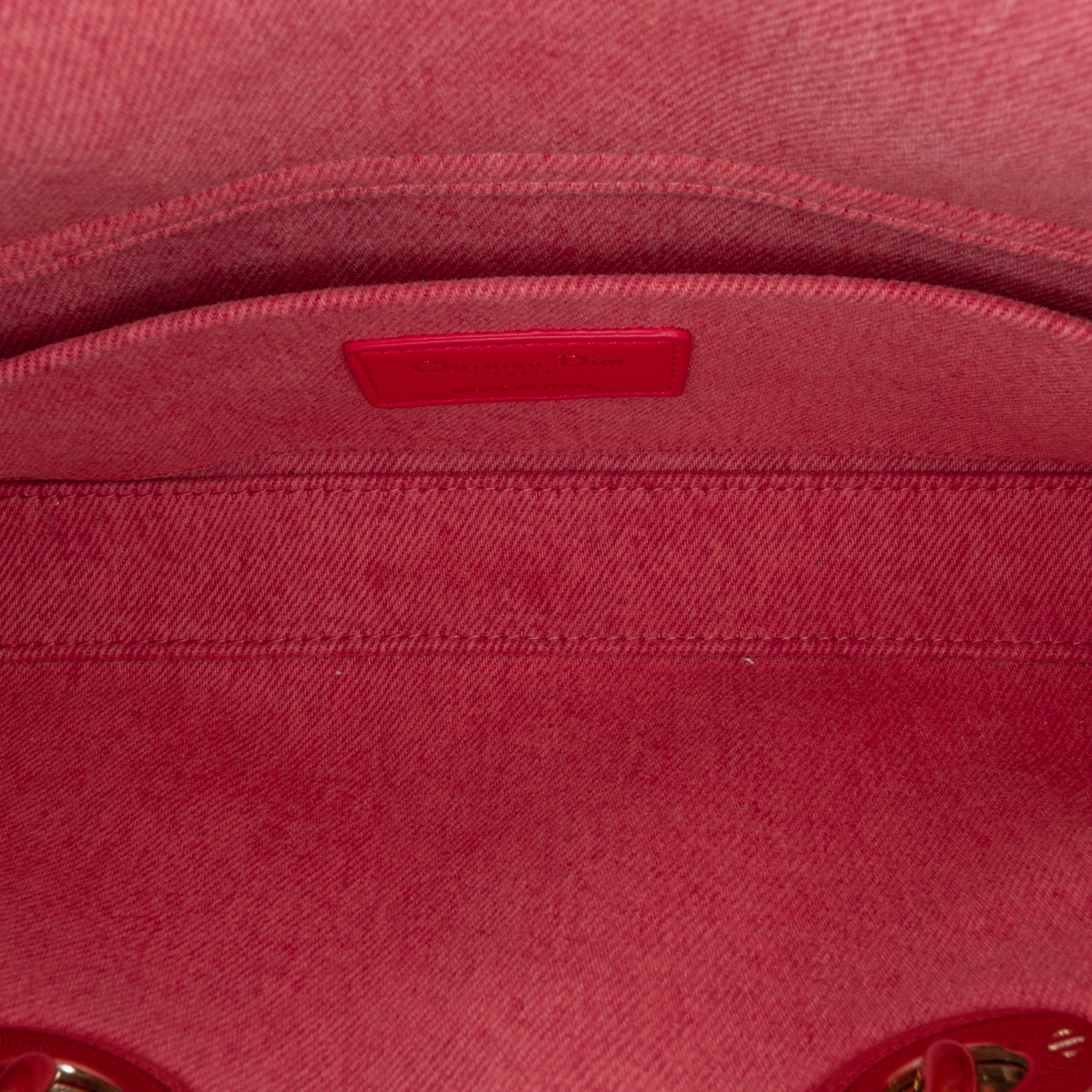 Dior Medium Denim Macrocannage Lady D Joy, från Luxclusif, i färgen pink.