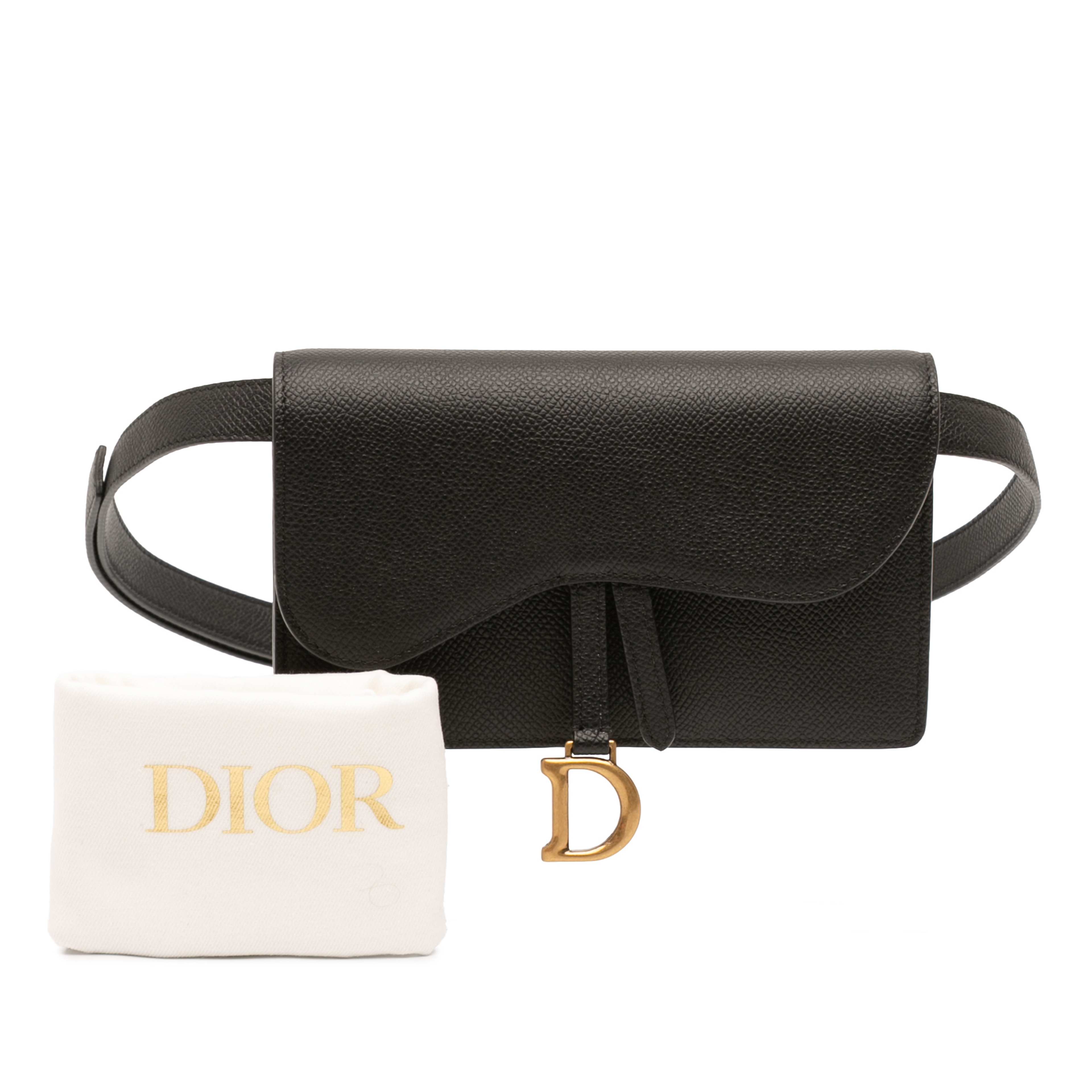 Dior Grained Calfskin Saddle Belt Pouch, från Luxclusif, i färgen svart. Klicka för att öppna bilden i stort format