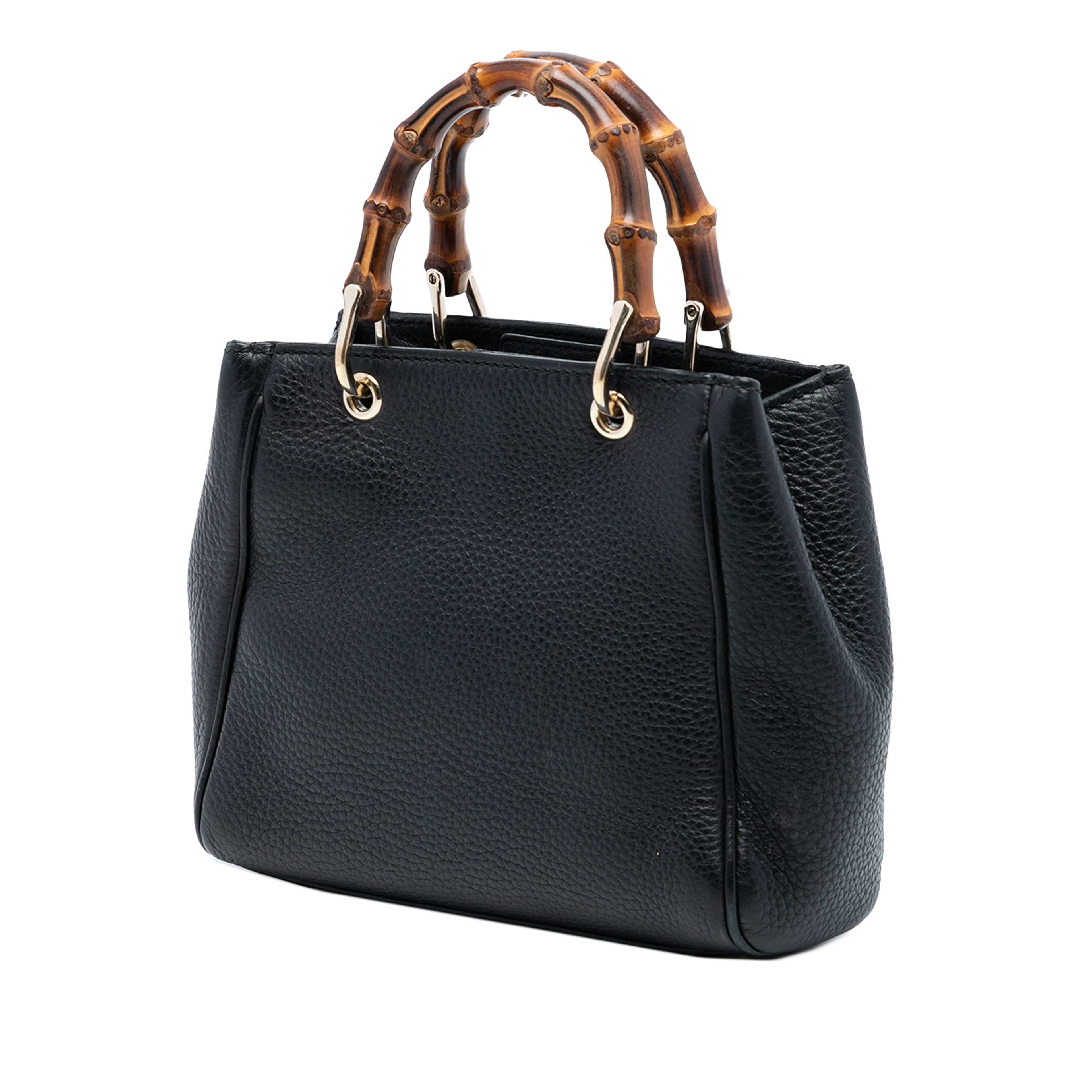 Gucci Mini Calfskin Bamboo Shopper Satchel, från Luxclusif, i färgen black. Klicka för att öppna bilden i stort format