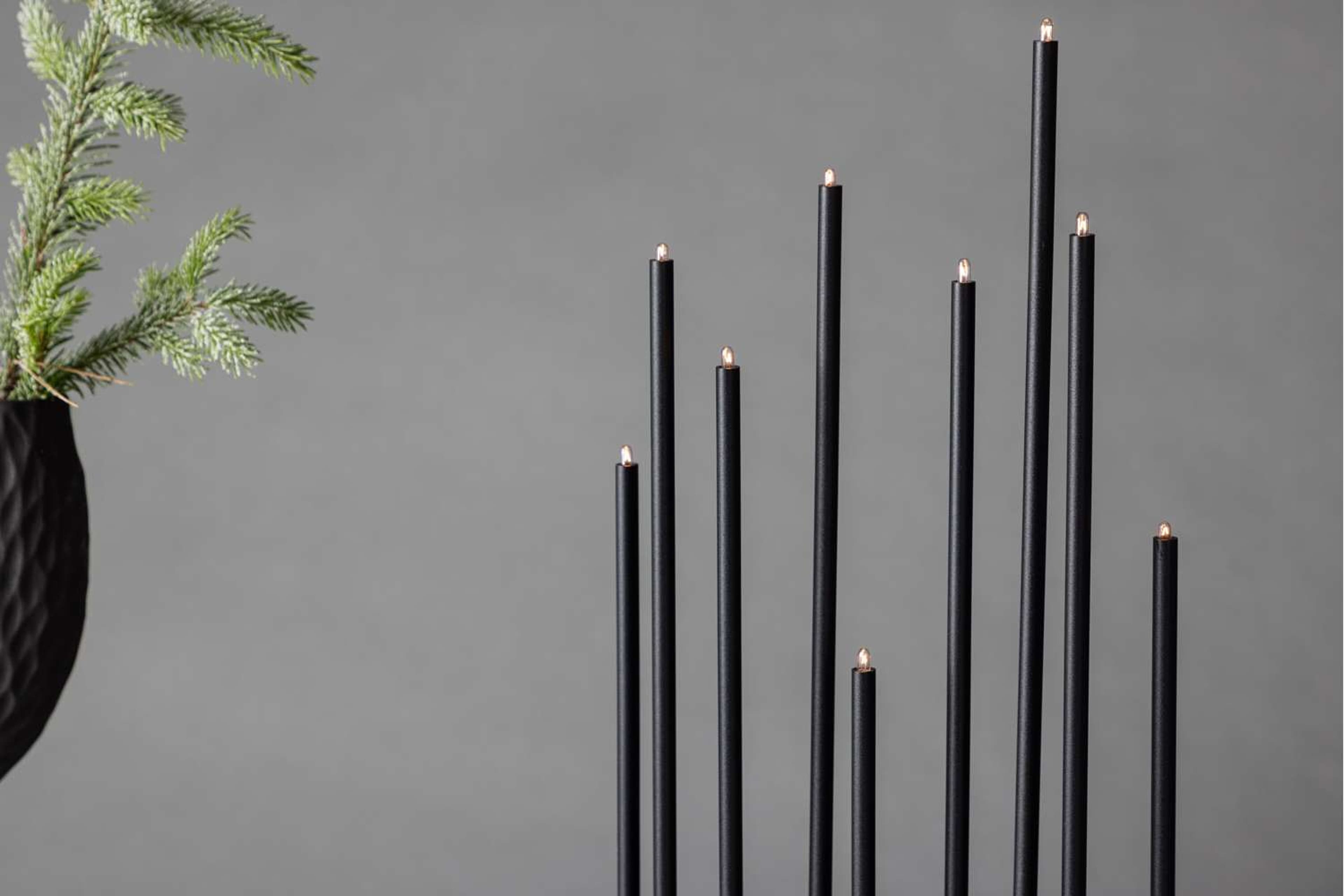 Vallåsen Ljusstake, från Venture Home, i färgen black. Klicka för att öppna bilden i stort format