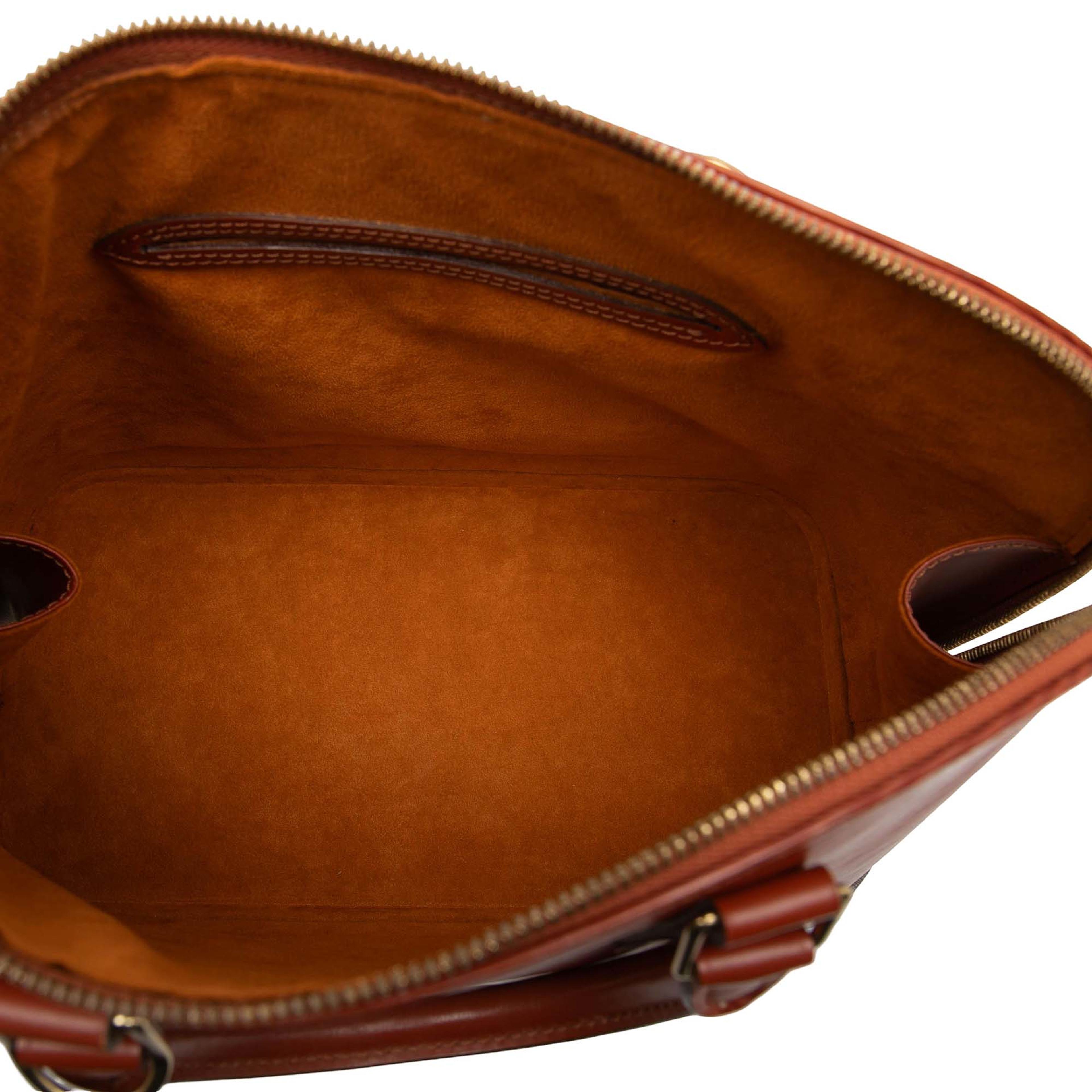 Louis Vuitton Epi Alma Pm, från Luxclusif, i färgen brun. Klicka för att öppna bilden i stort format