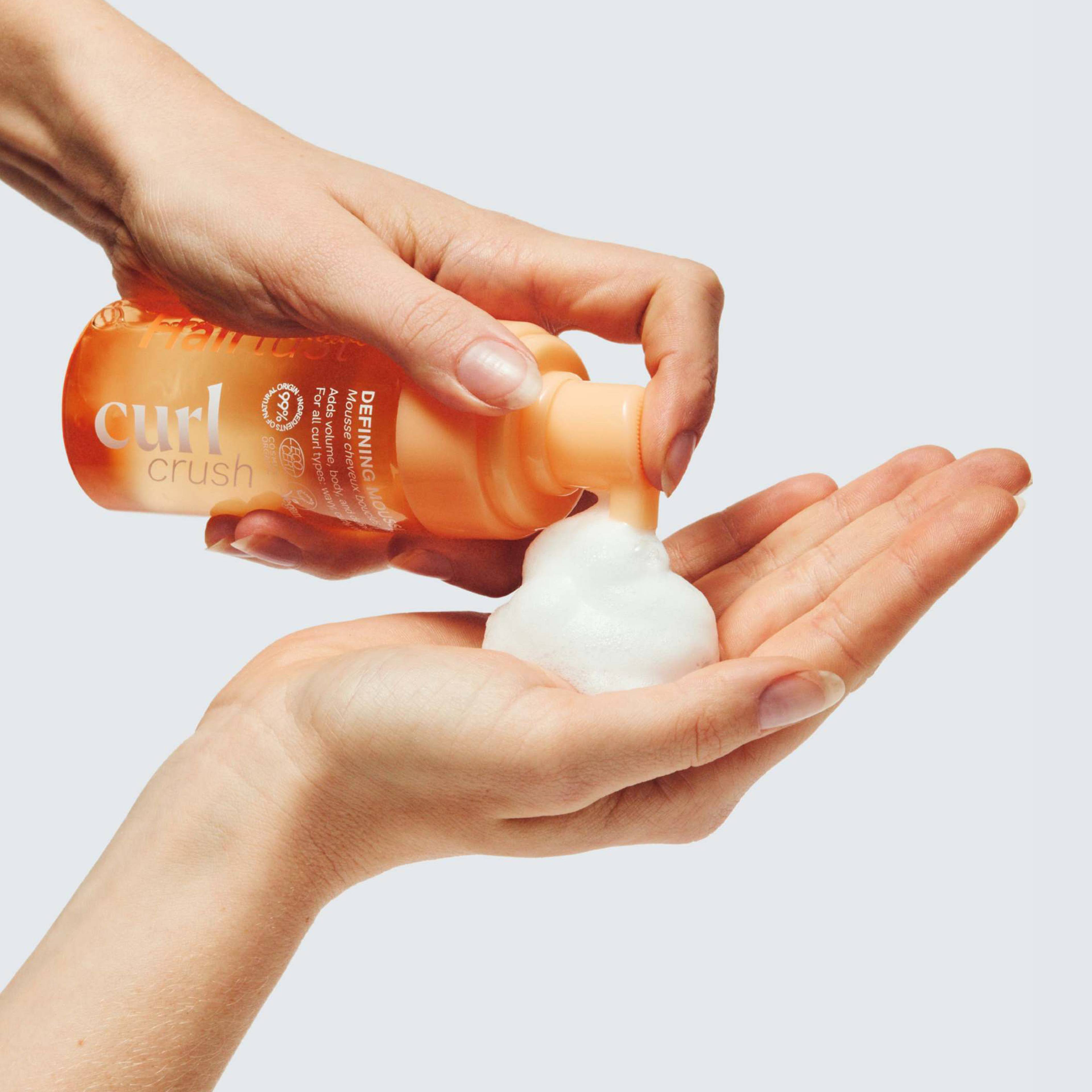 Curl Crush™ Defining Mousse, från Hairlust. Klicka för att öppna bilden i stort format