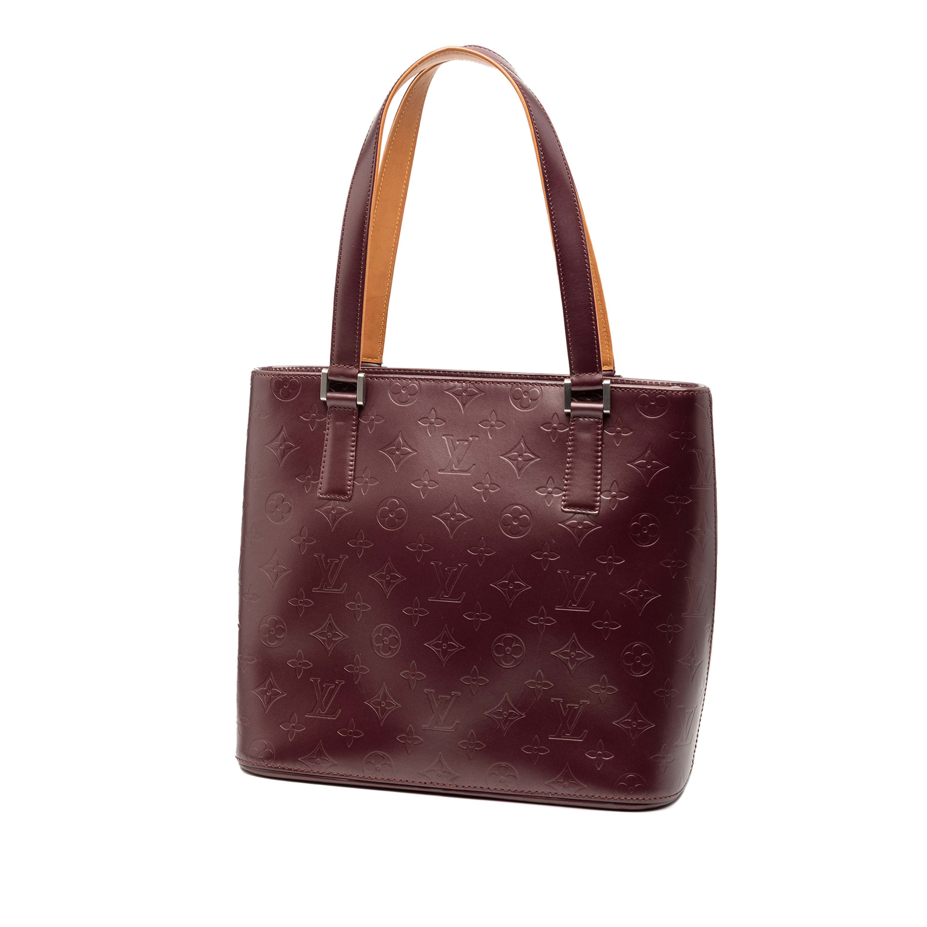 Louis Vuitton Monogram Mat Stockton, från Luxclusif, i färgen burgundy. Klicka för att öppna bilden i stort format