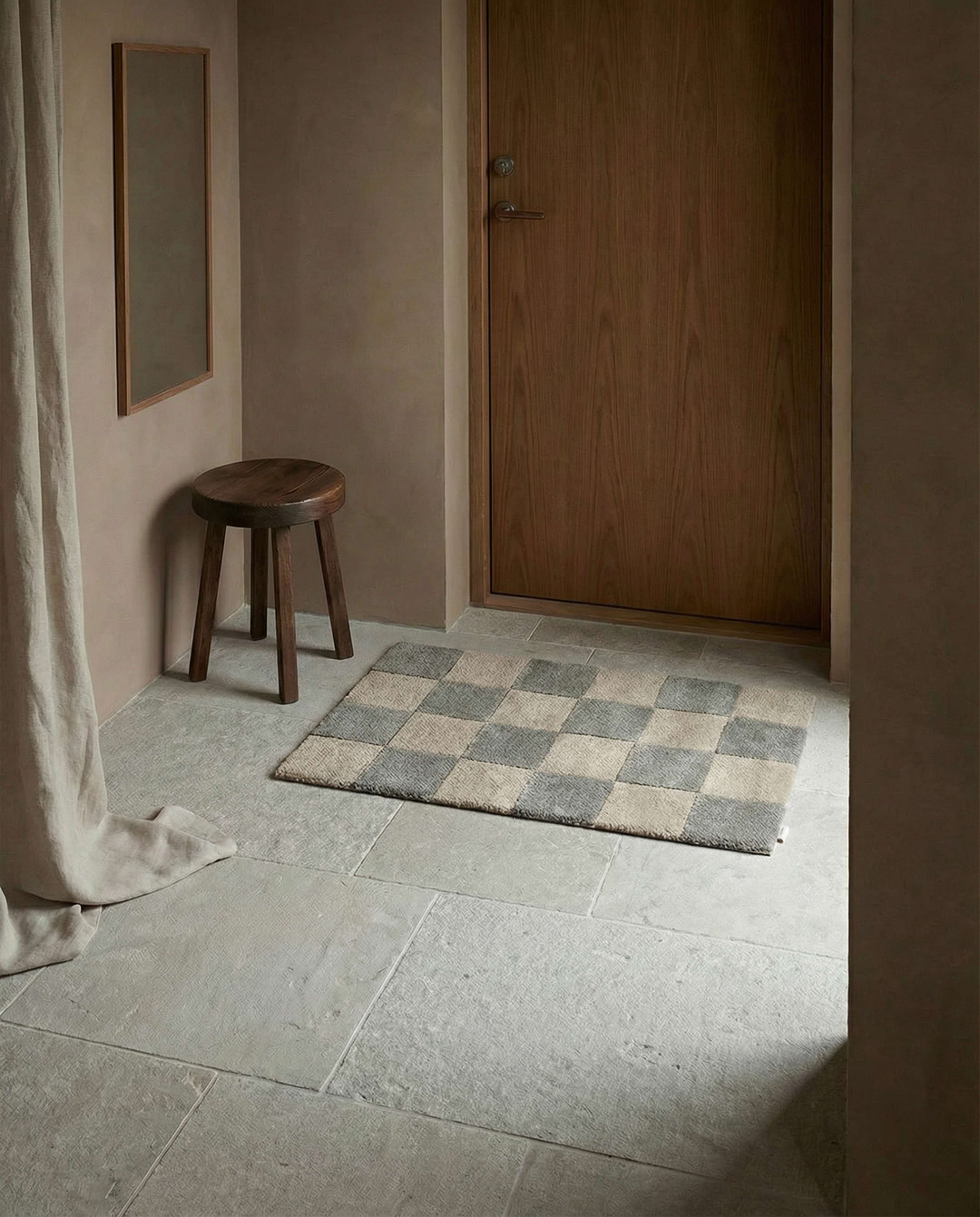 Dörrmatta Square, från Classic Collection, i färgen grey/natural. Klicka för att öppna bilden i stort format