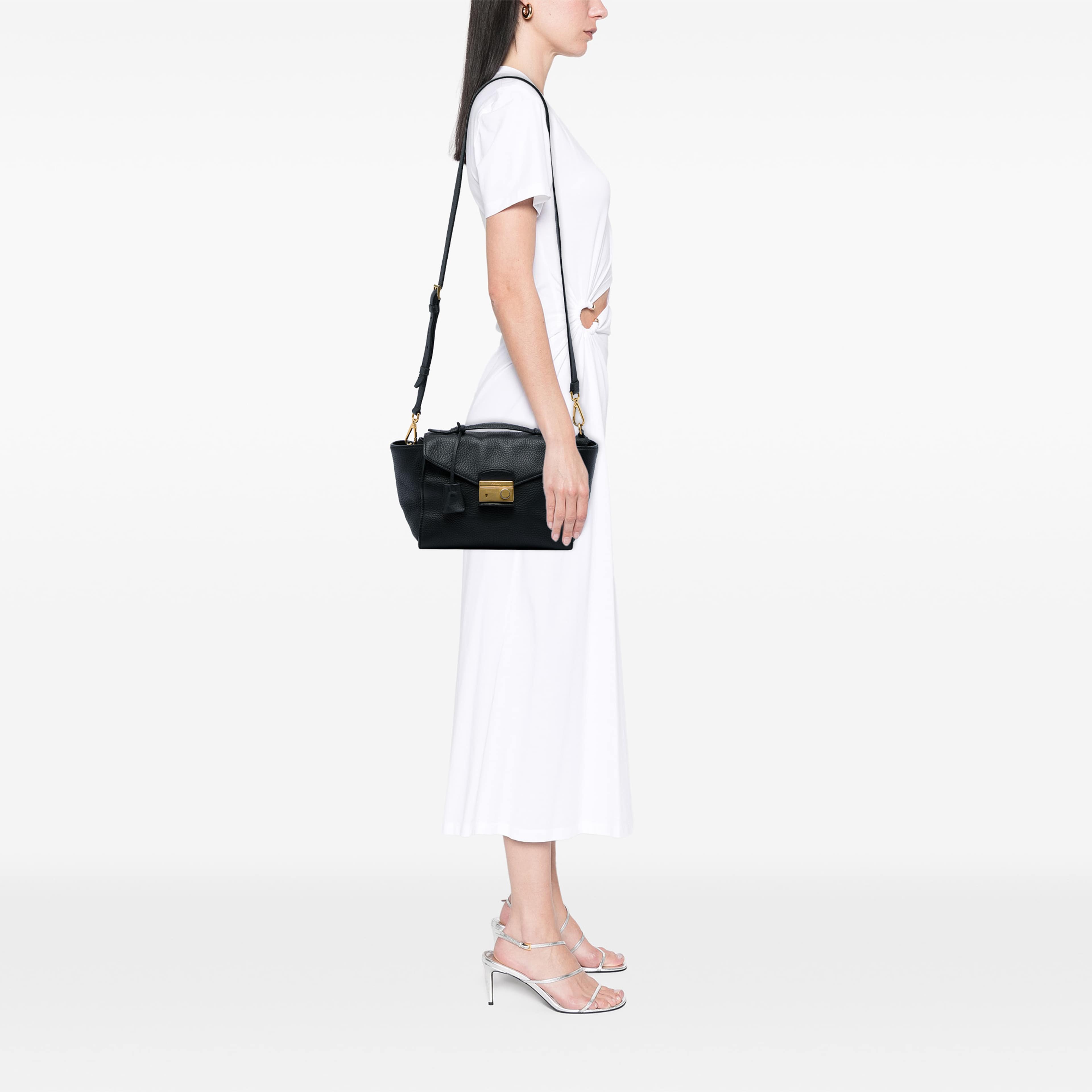 Prada Vitello Daino Soundlock Satchel, från Luxclusif, i färgen svart. Klicka för att öppna bilden i stort format
