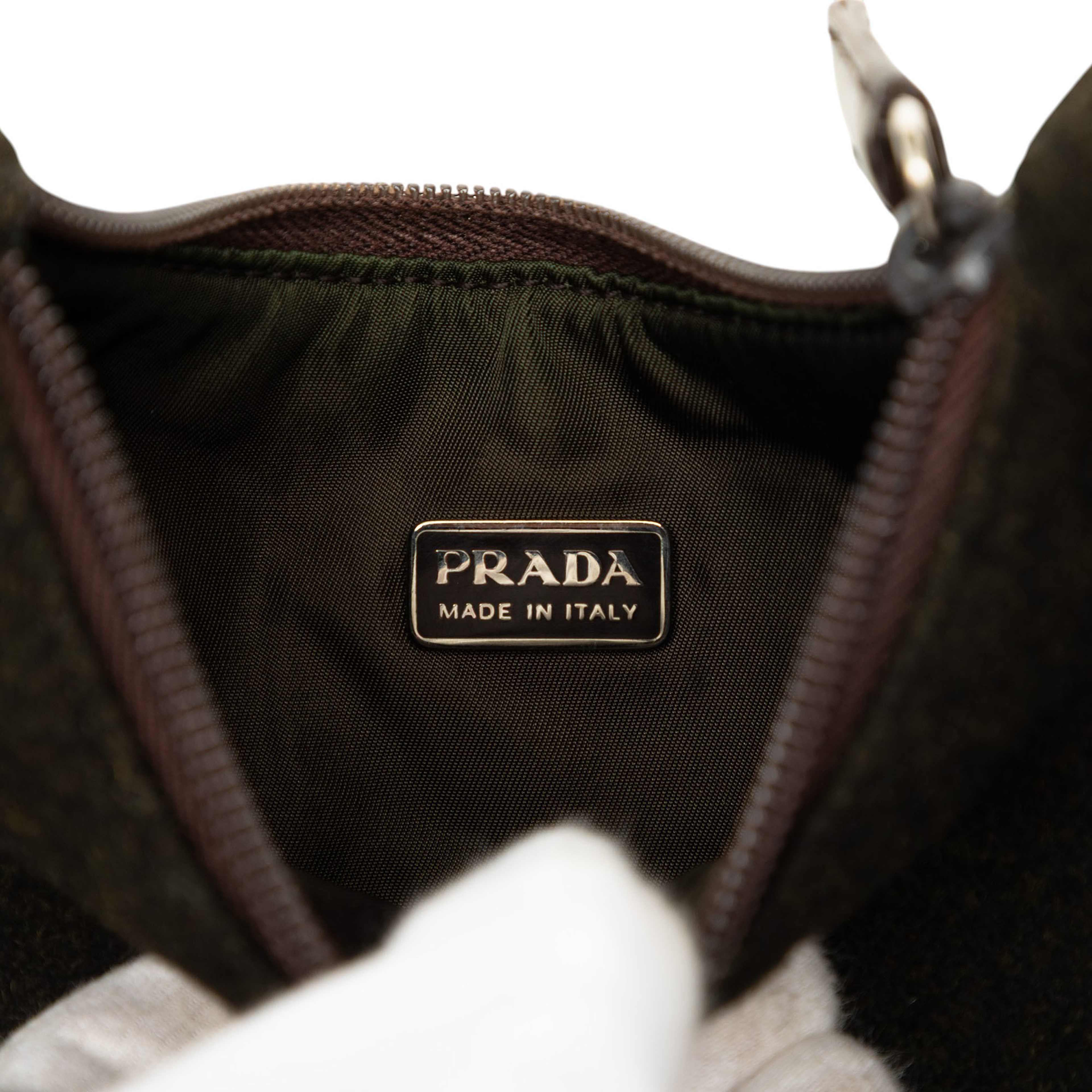 Prada Sports Line Wool Handbag, från Luxclusif, i färgen brun. Klicka för att öppna bilden i stort format