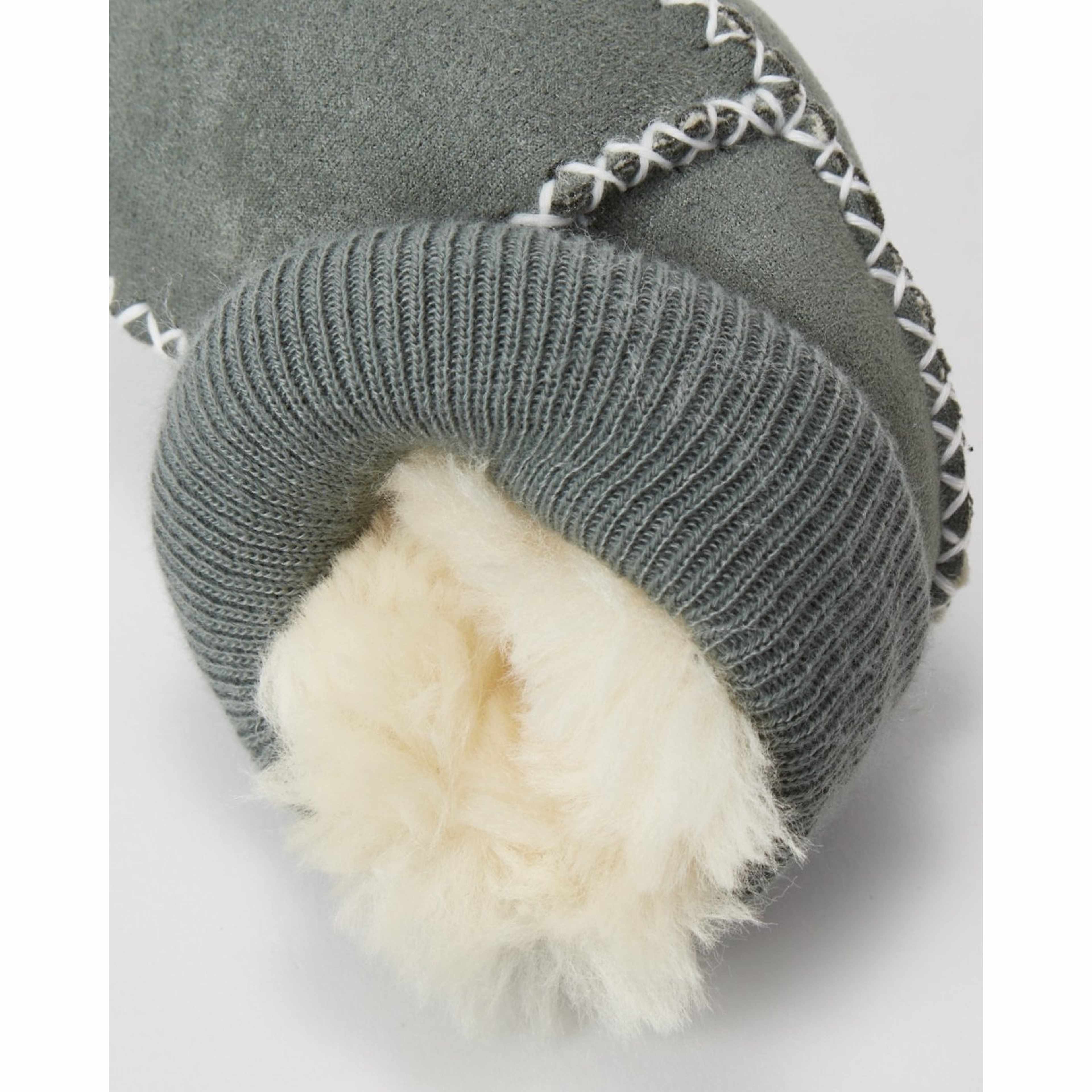 Cosy Mocs, från BabyMocs, i färgen green. Klicka för att öppna bilden i stort format