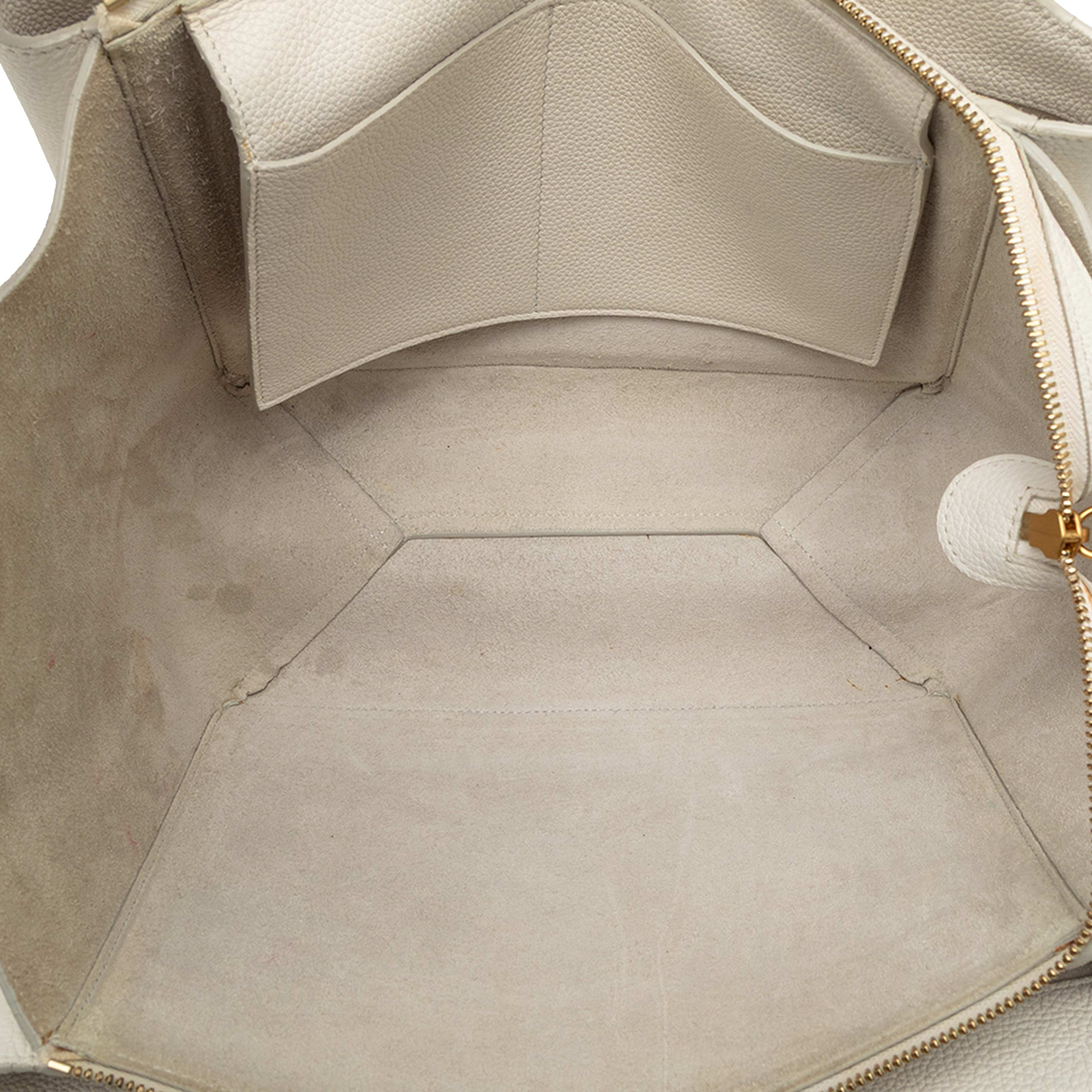 Celine Small Leather Trifold Tote, från Luxclusif, i färgen white. Klicka för att öppna bilden i stort format