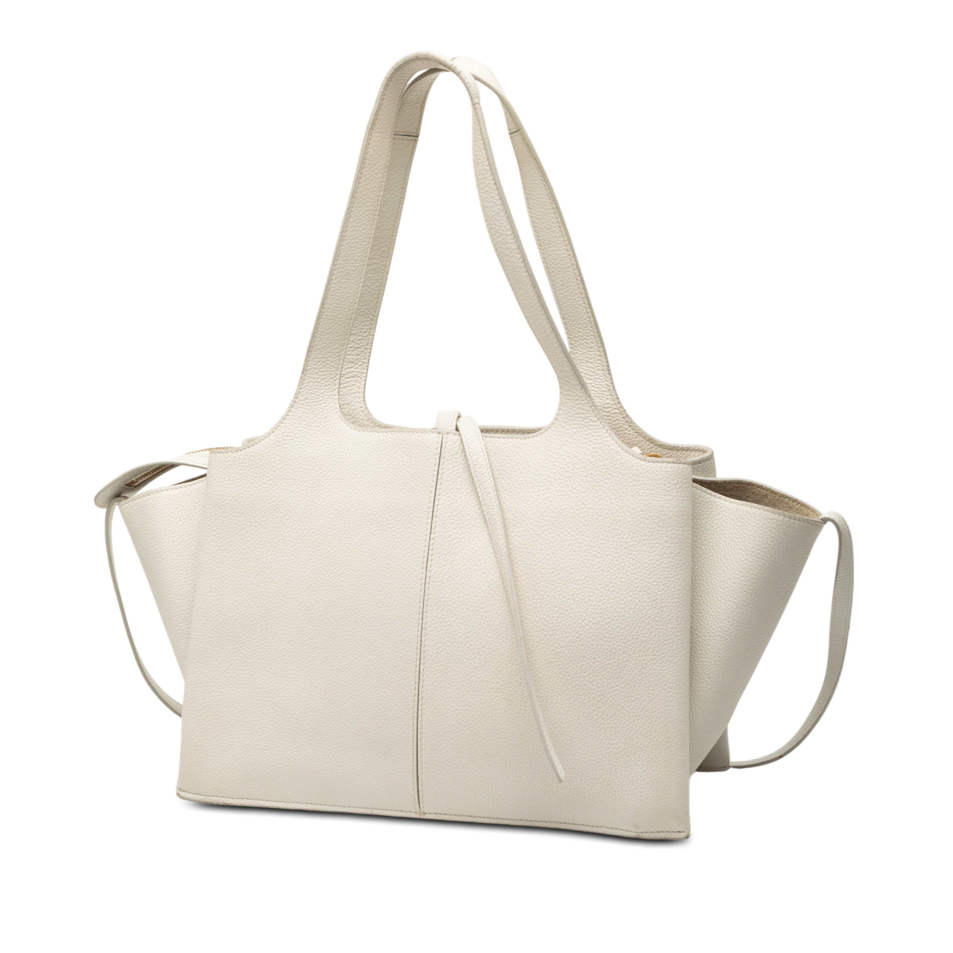 Celine Small Leather Trifold Tote, från Luxclusif, i färgen white. Klicka för att öppna bilden i stort format