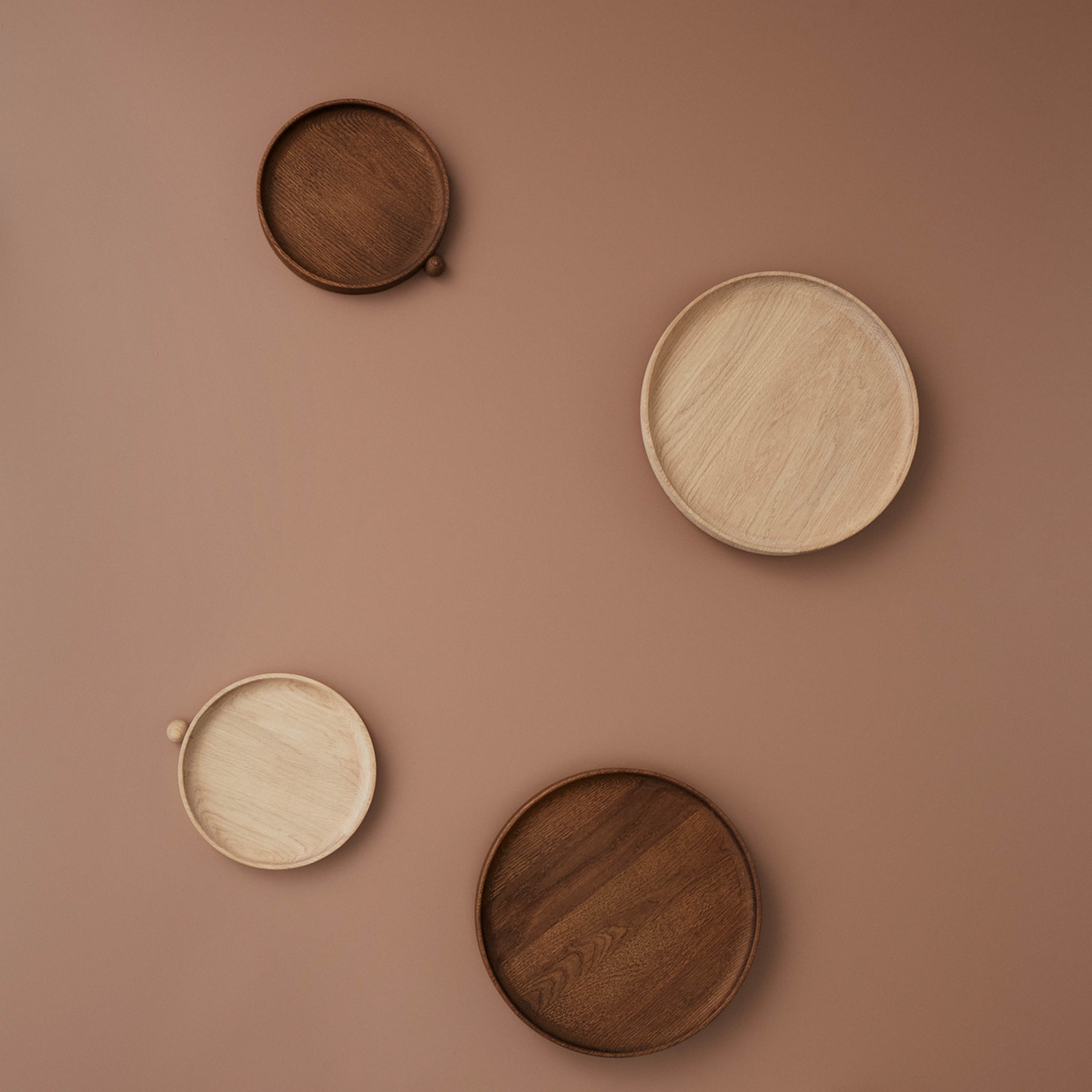 Inka Wood Tray Round, från OYOY Living, i färgen nature. Klicka för att öppna bilden i stort format