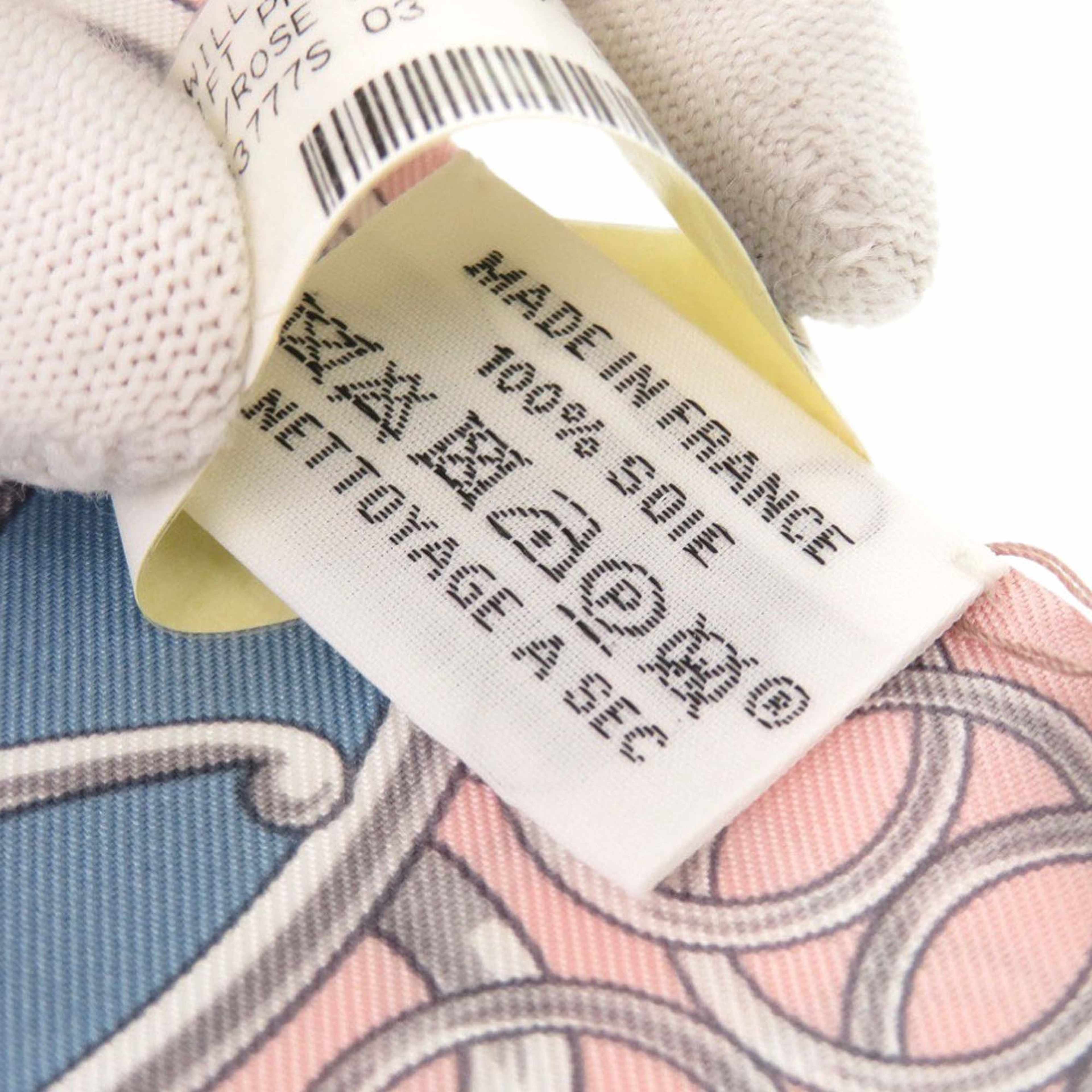 Hermès Lift Profile Silk Twilly Scarf, från Luxclusif, i färgen light pink. Klicka för att öppna bilden i stort format